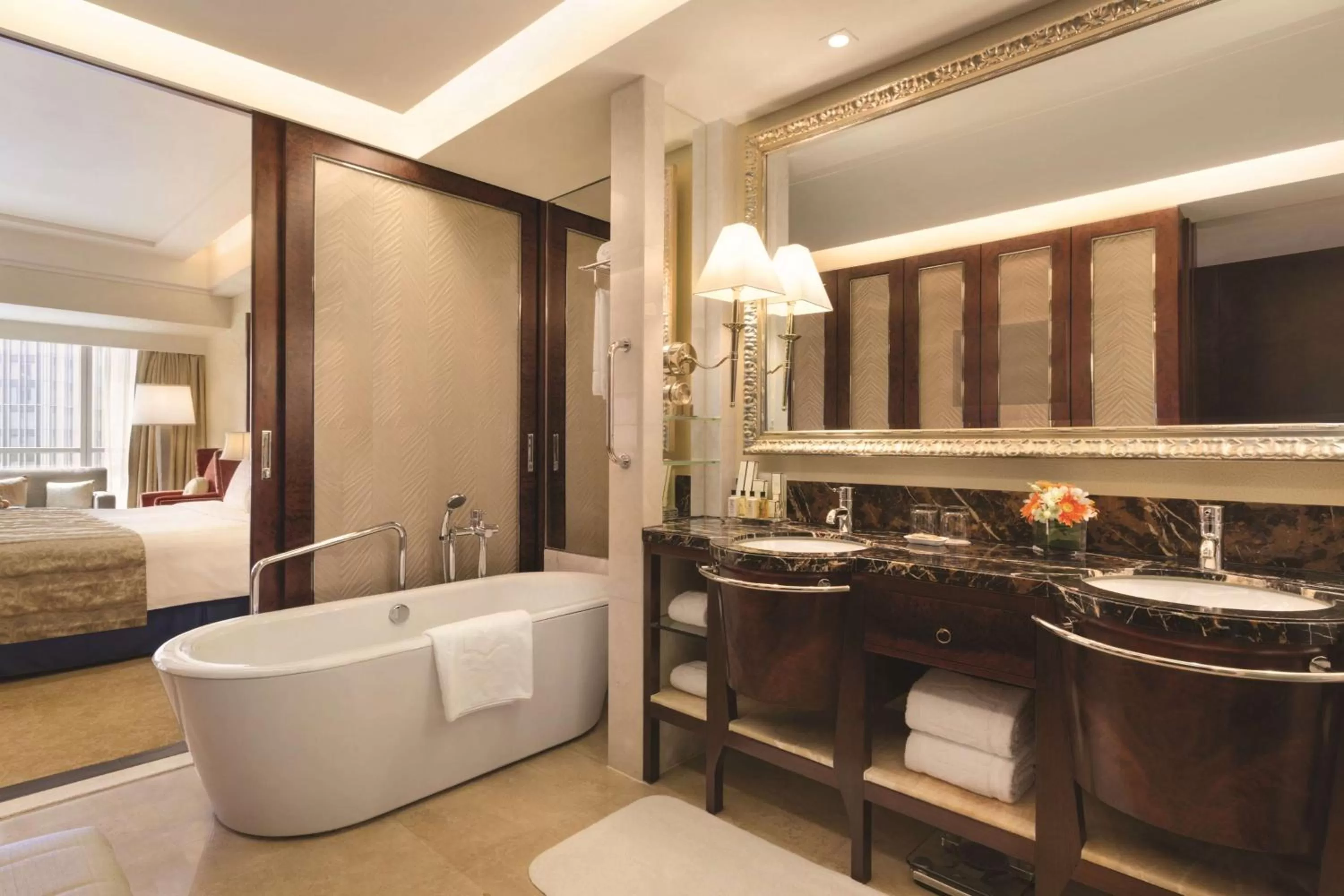 Bathroom in Shangri-La Qingdao