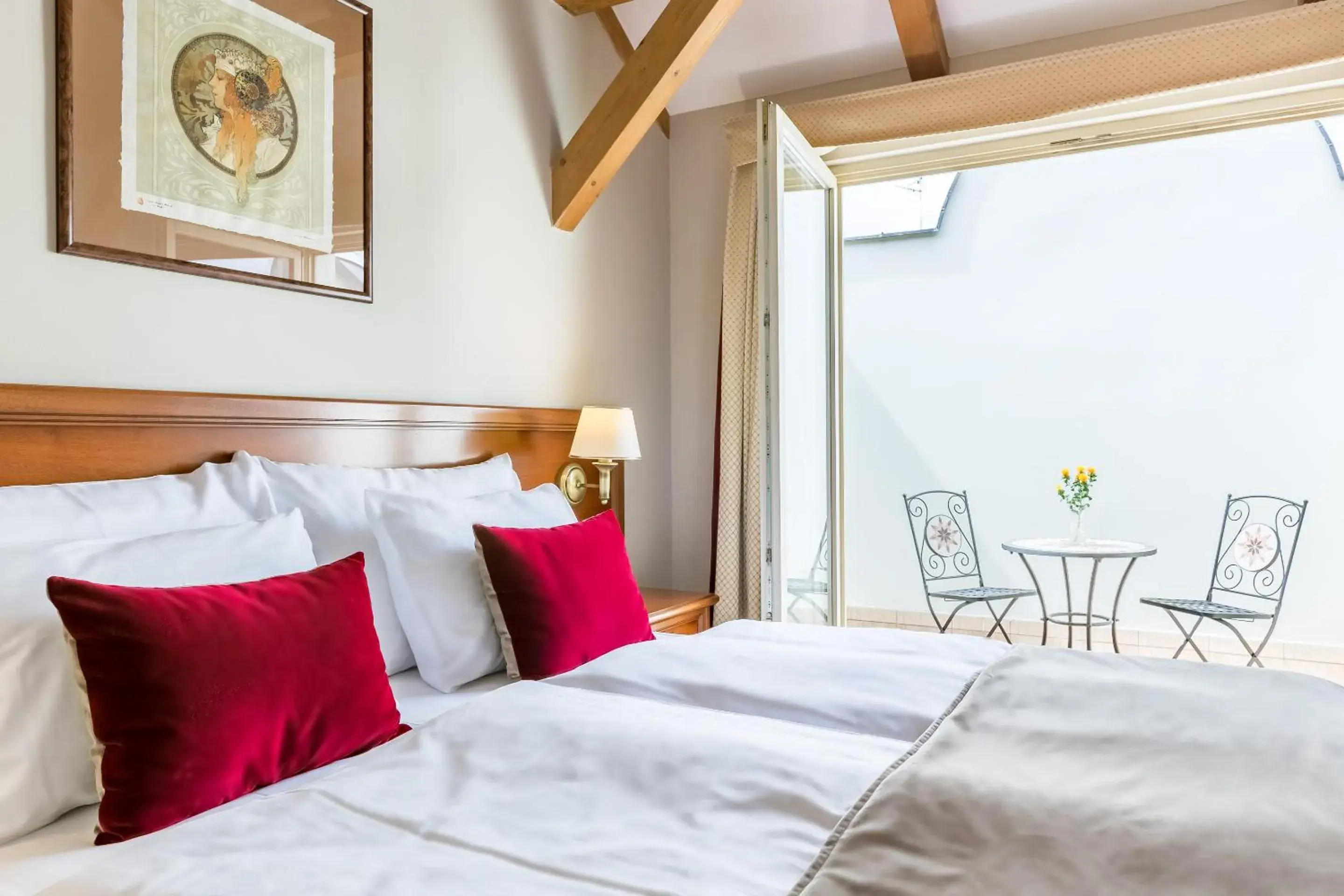 Deluxe Double Room with Balcony in Hotel Caruso Old Town Deluxe Double Room with Balcony in Hotel Caruso Old Town