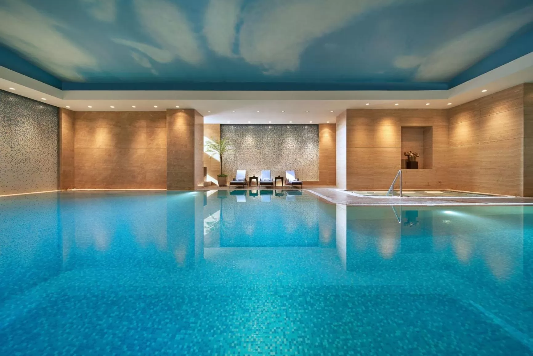 Swimming pool in Fairmont Beijing