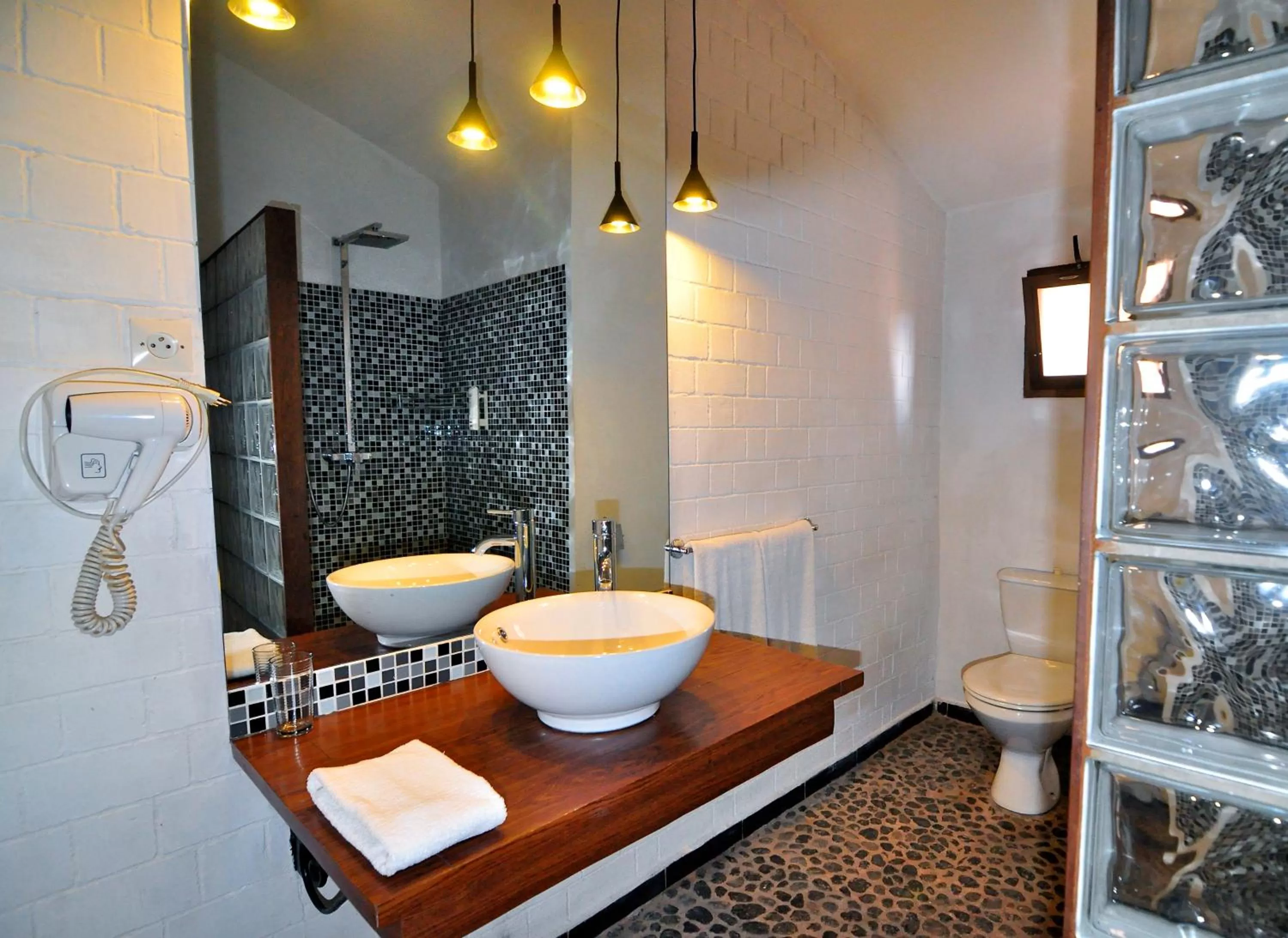 Bathroom in Rova Hotel
