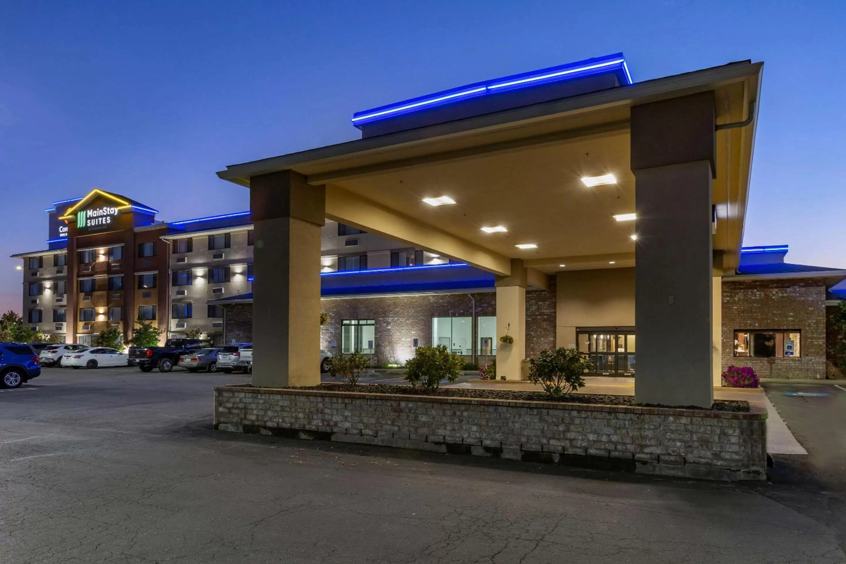 Property building in Comfort Inn & Suites Coeur d'Alene