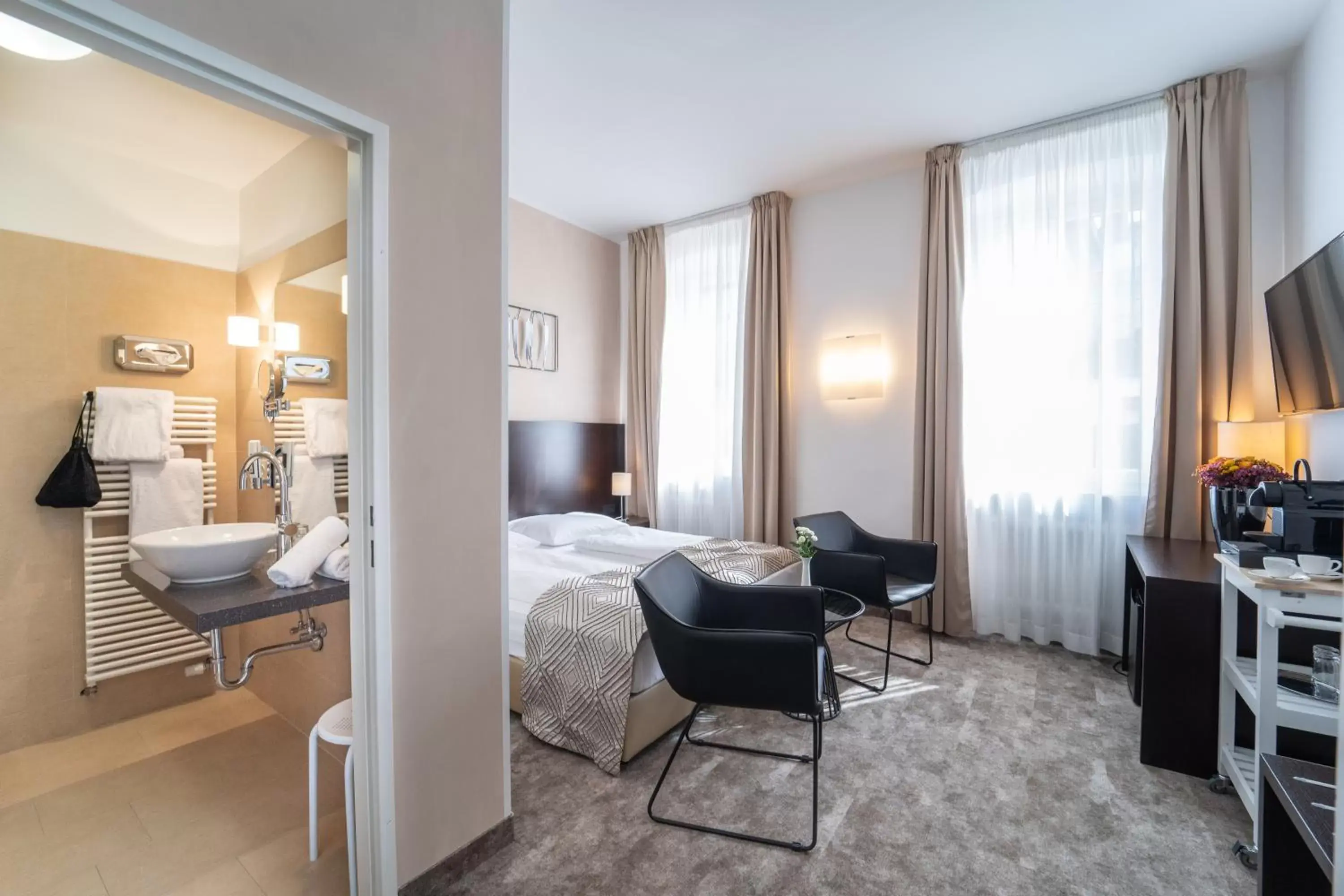 Comfort Double Room in Galerie Hotel Comfort Double Room in Galerie Hotel