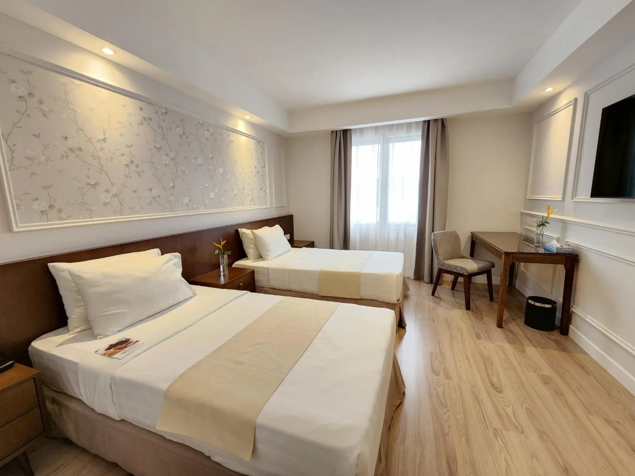 Bedroom, Bed in The Palace Hotel Kota Kinabalu