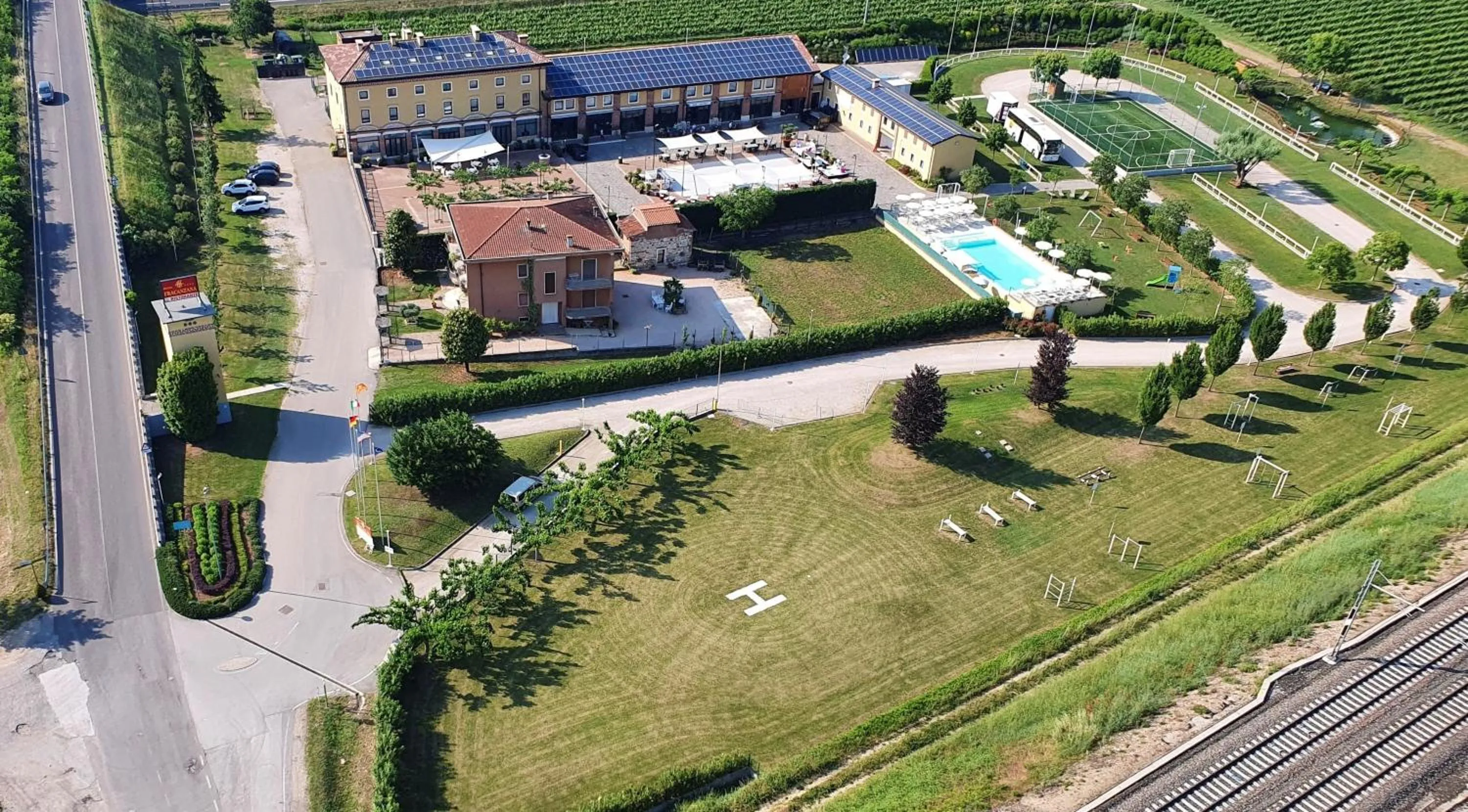 Property building in Fracanzana Hotel