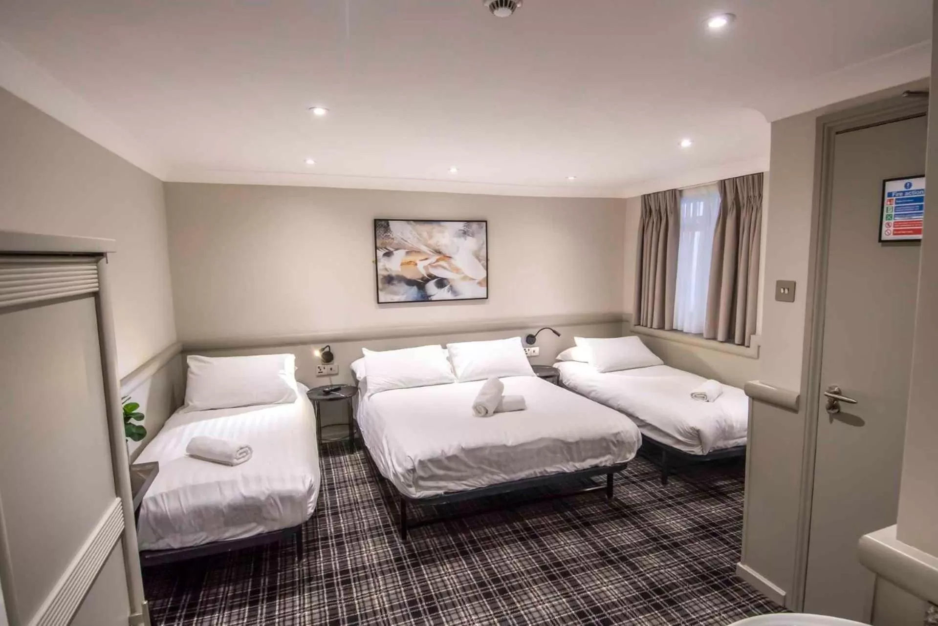 Family, Bed in Howard Winchester Hotel