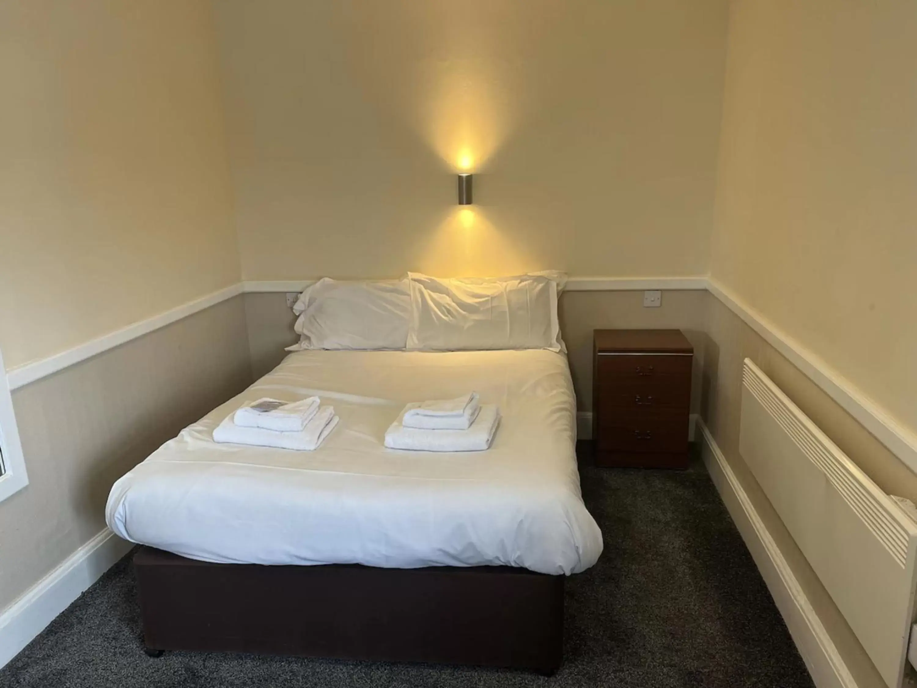 Standard Double Room in Hatters Hotel Standard Double Room in Hatters Hotel