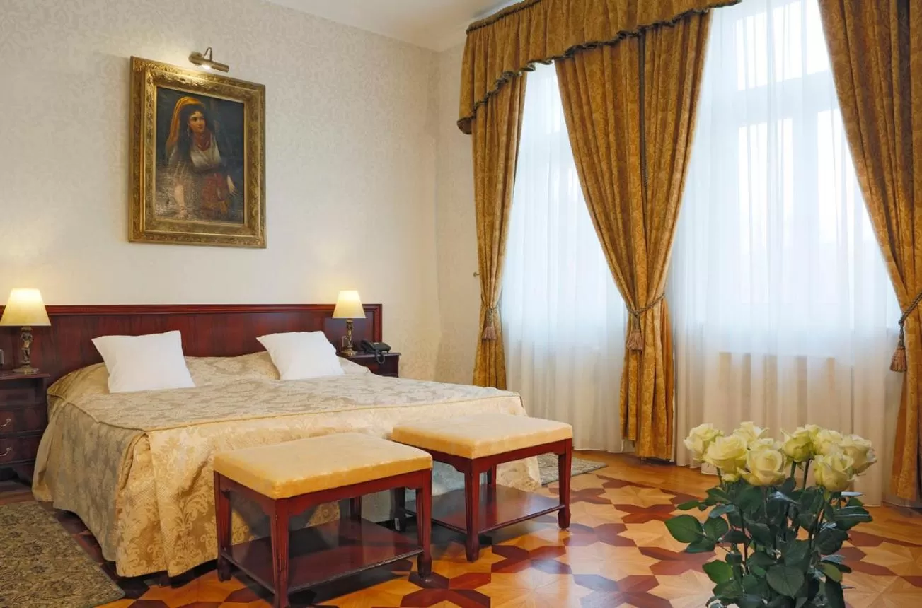 One-Bedroom Suite in Hotel Vila Livia