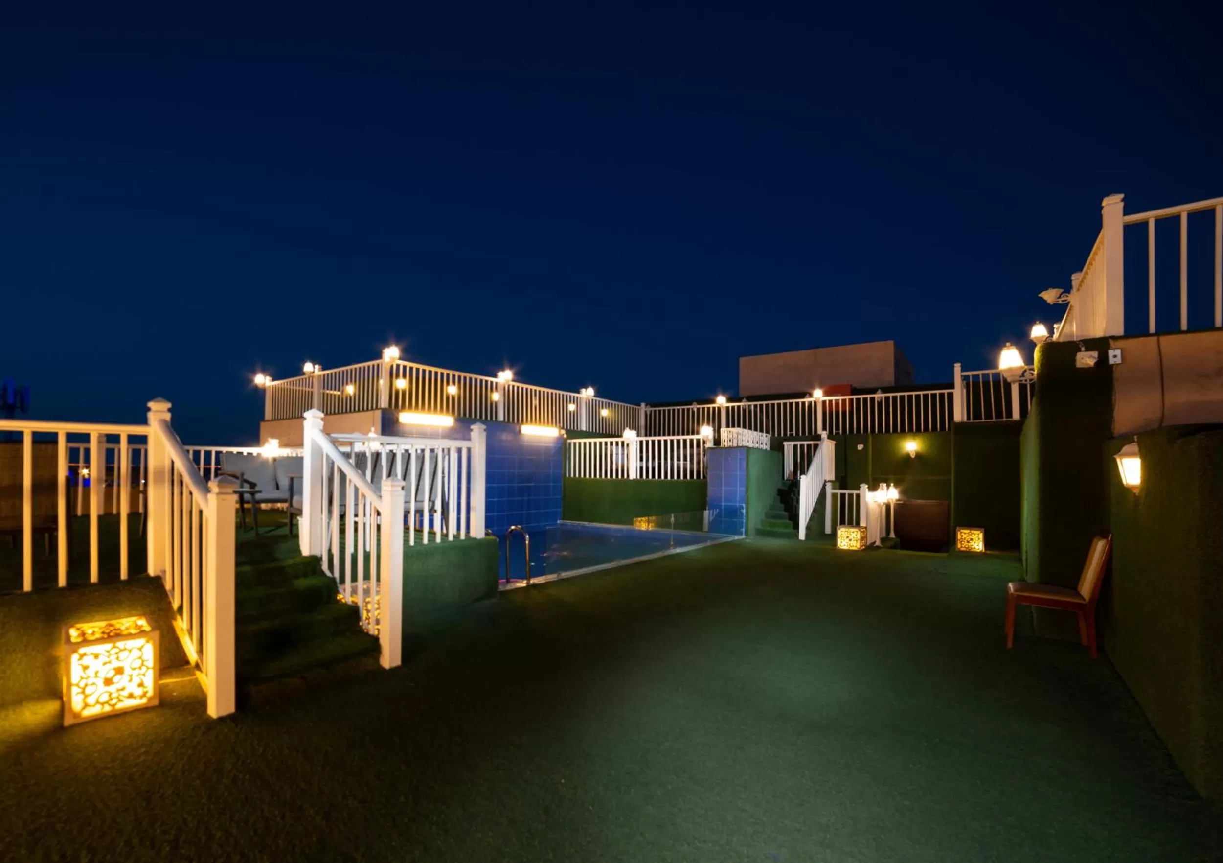 Property Building in Golden Garden Al Corniche