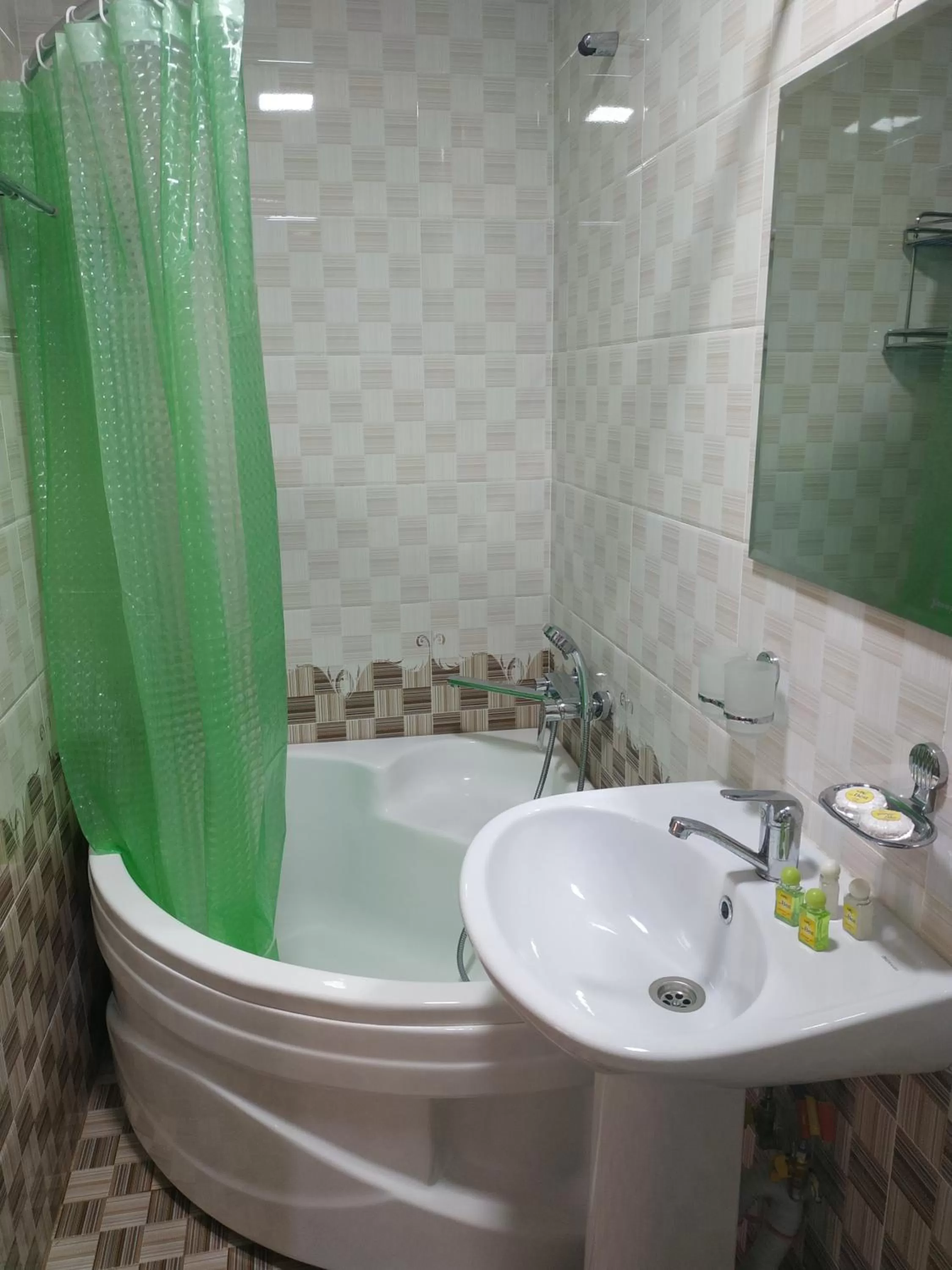 Bathroom in Tilyakori Hotel