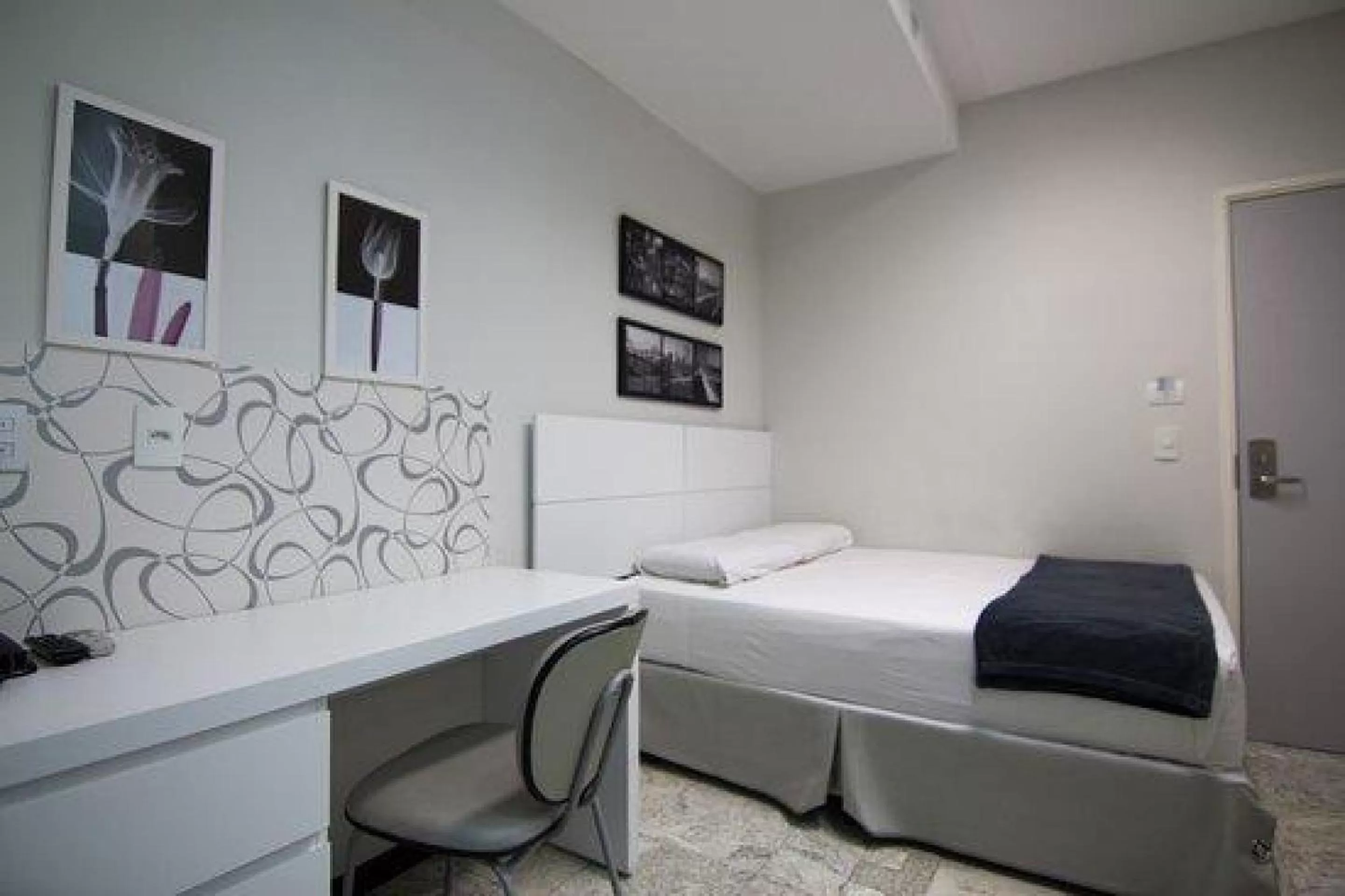 Bedroom, Bed in Compacto Hotel Alphaville Campinas