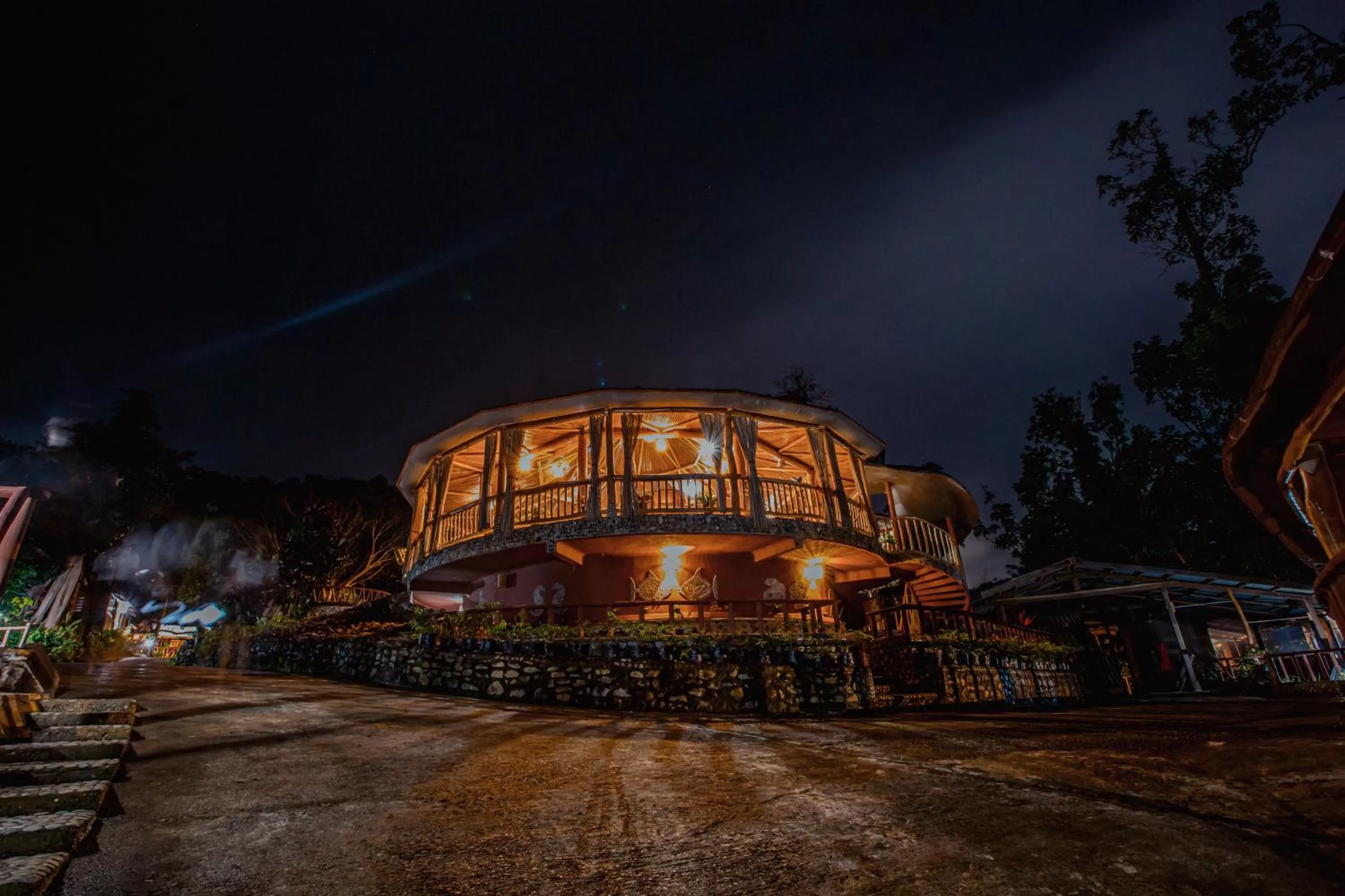 Restaurant/places to eat in Atremaru Jungle Retreat