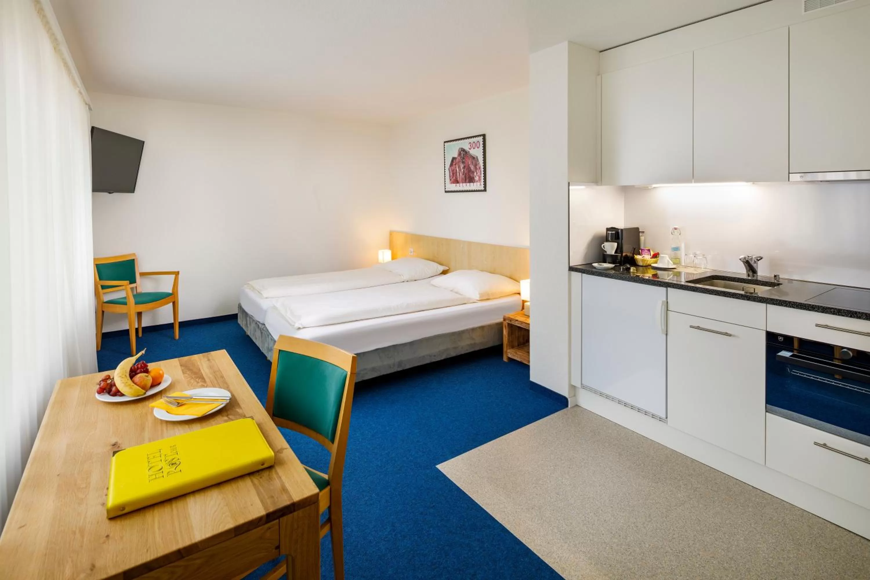 Photo of the whole room, Bed in Central Hotel Post