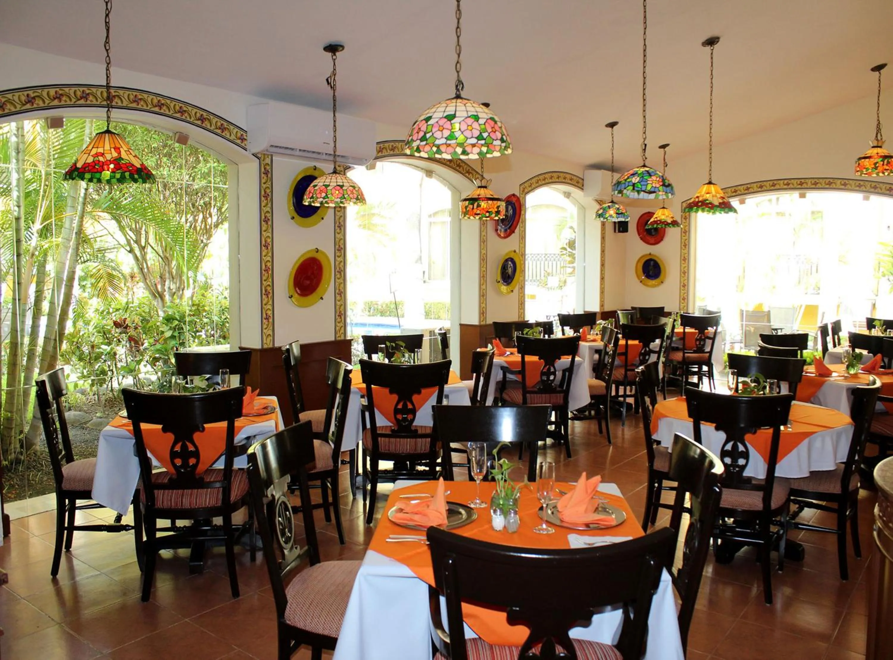 Restaurant/places to eat in Hotel Hacienda Real