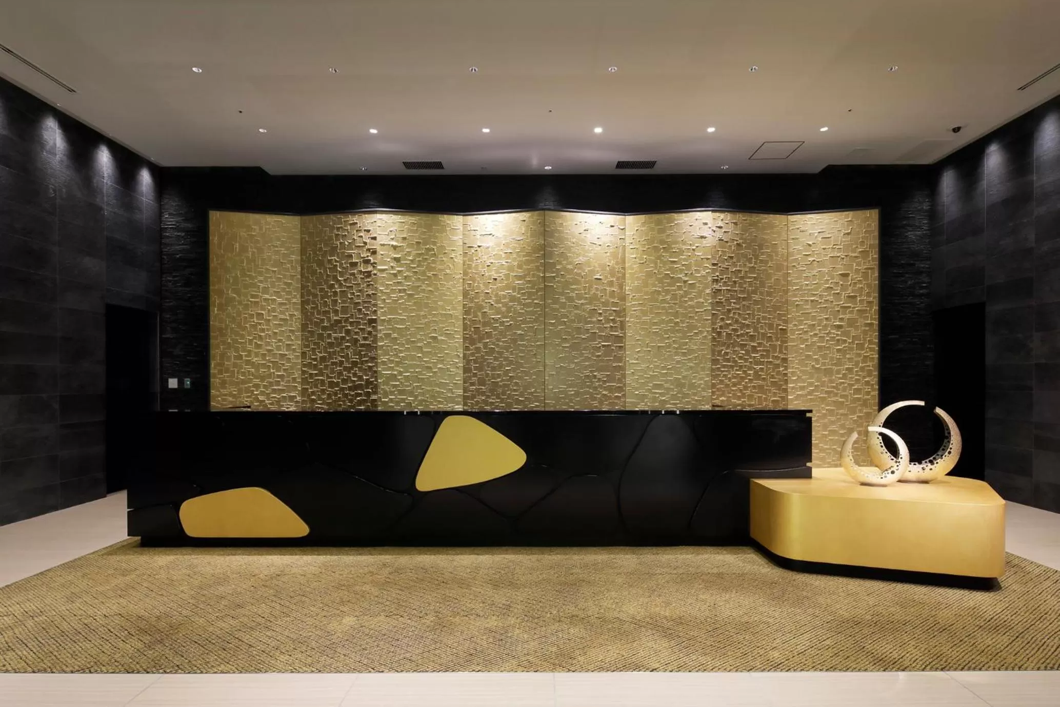 Lobby or reception in KOKO HOTEL Premier Kumamoto