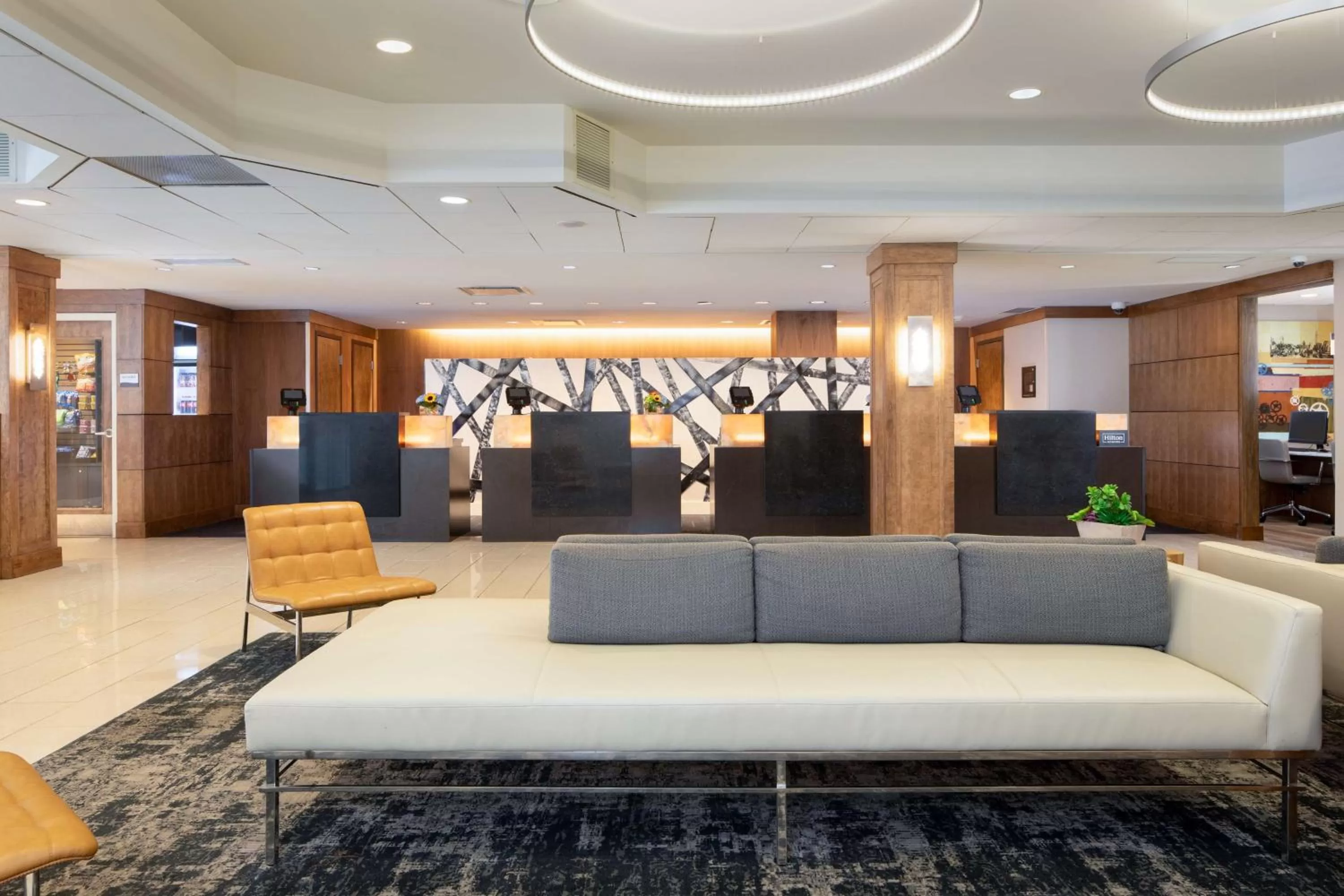 Lobby or reception in DoubleTree by Hilton Hotel & Suites Pittsburgh Downtown