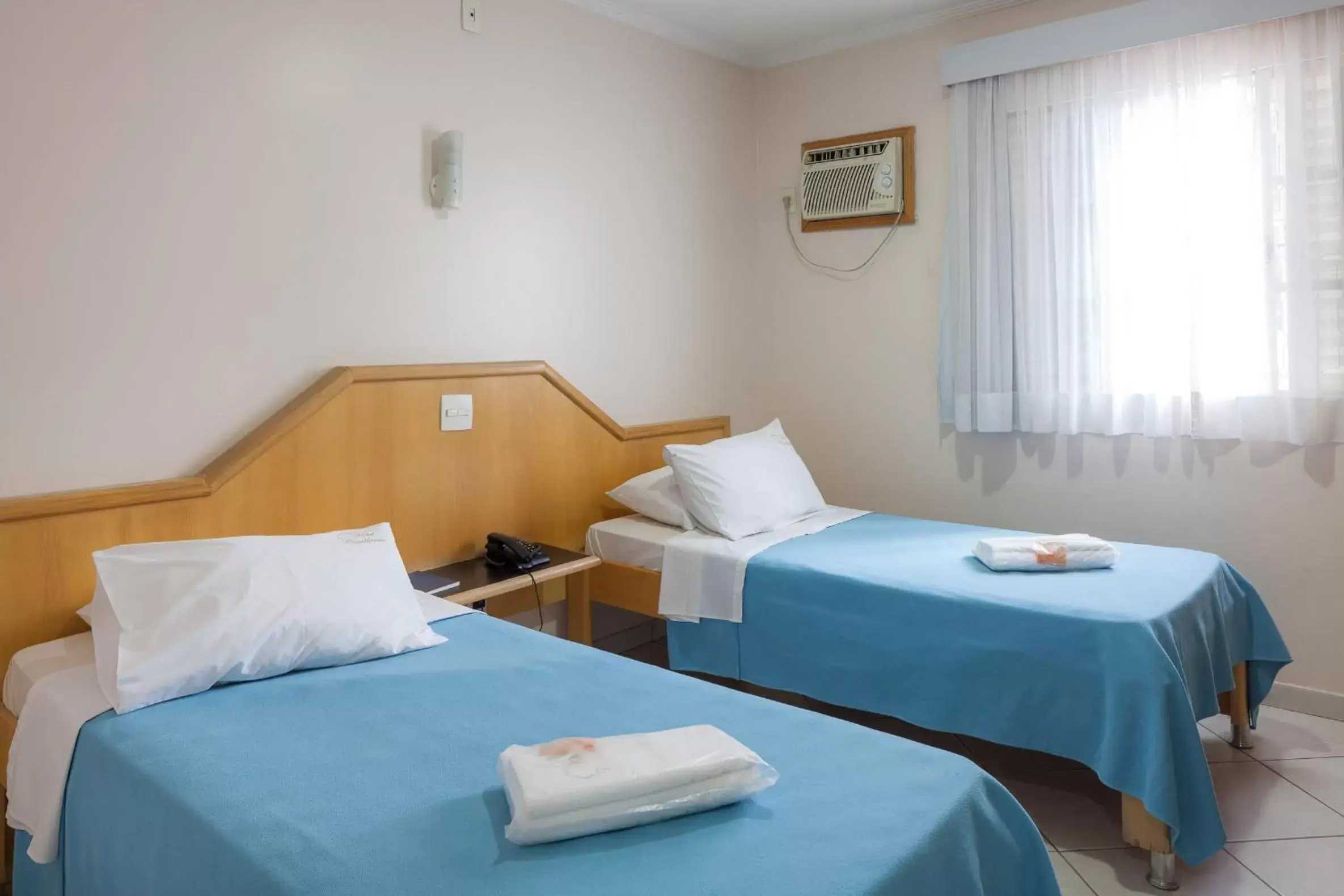 Standard Twin Room in Hotel Casablanca Standard Twin Room in Hotel Casablanca