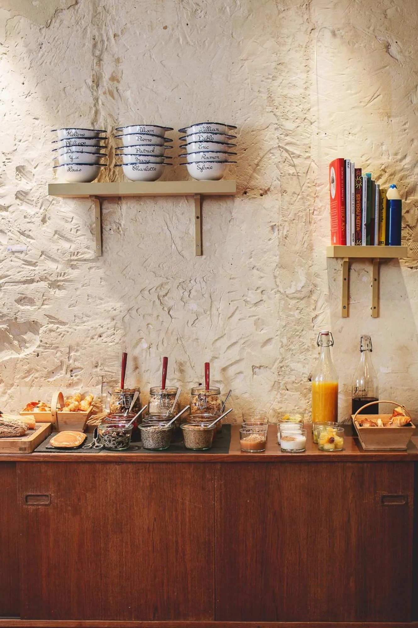 Buffet breakfast in Hôtel Crayon