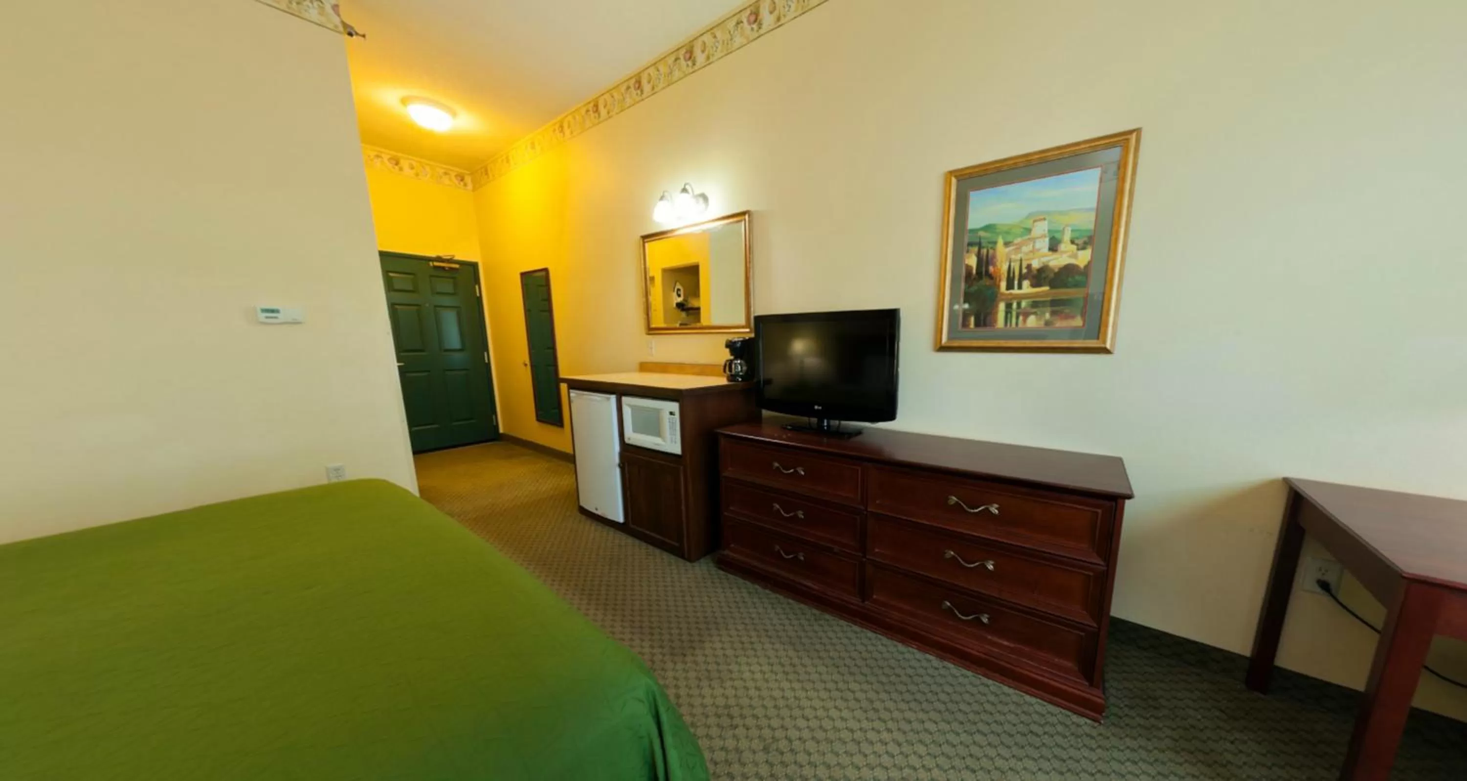 King Room with Roll In Shower - Disability Access/Non-Smoking in Country Inn & Suites by Radisson, St Cloud East, MN