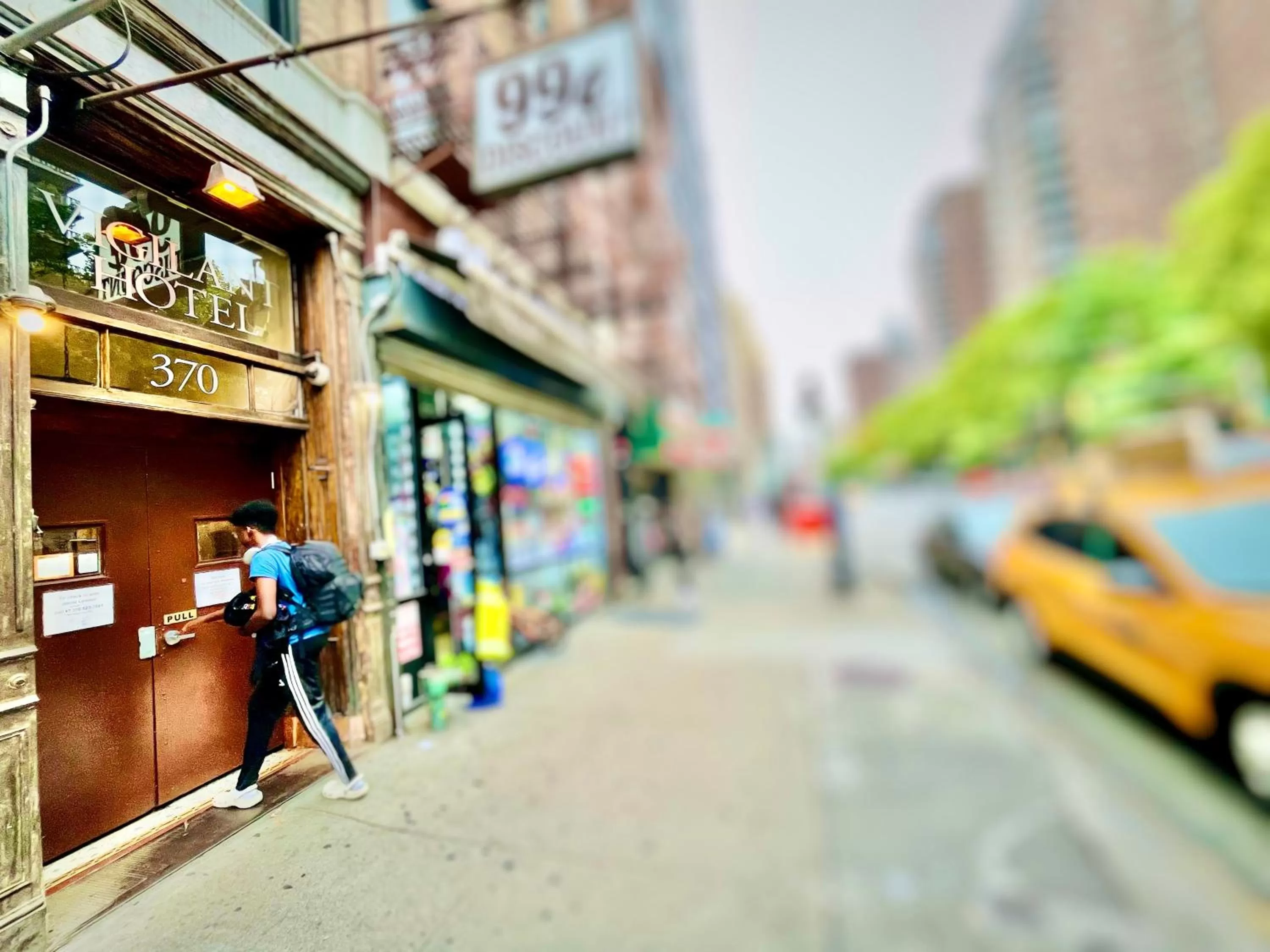 Property building in New York Spirit Retreats HOSTEL