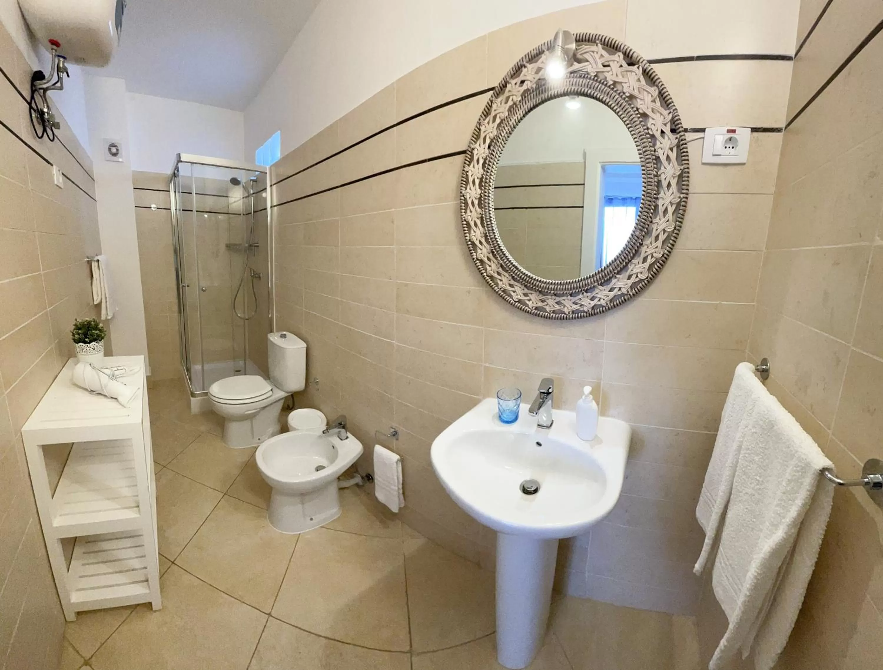 Shower in Branco Suites - Rooms & Holiday Apartments