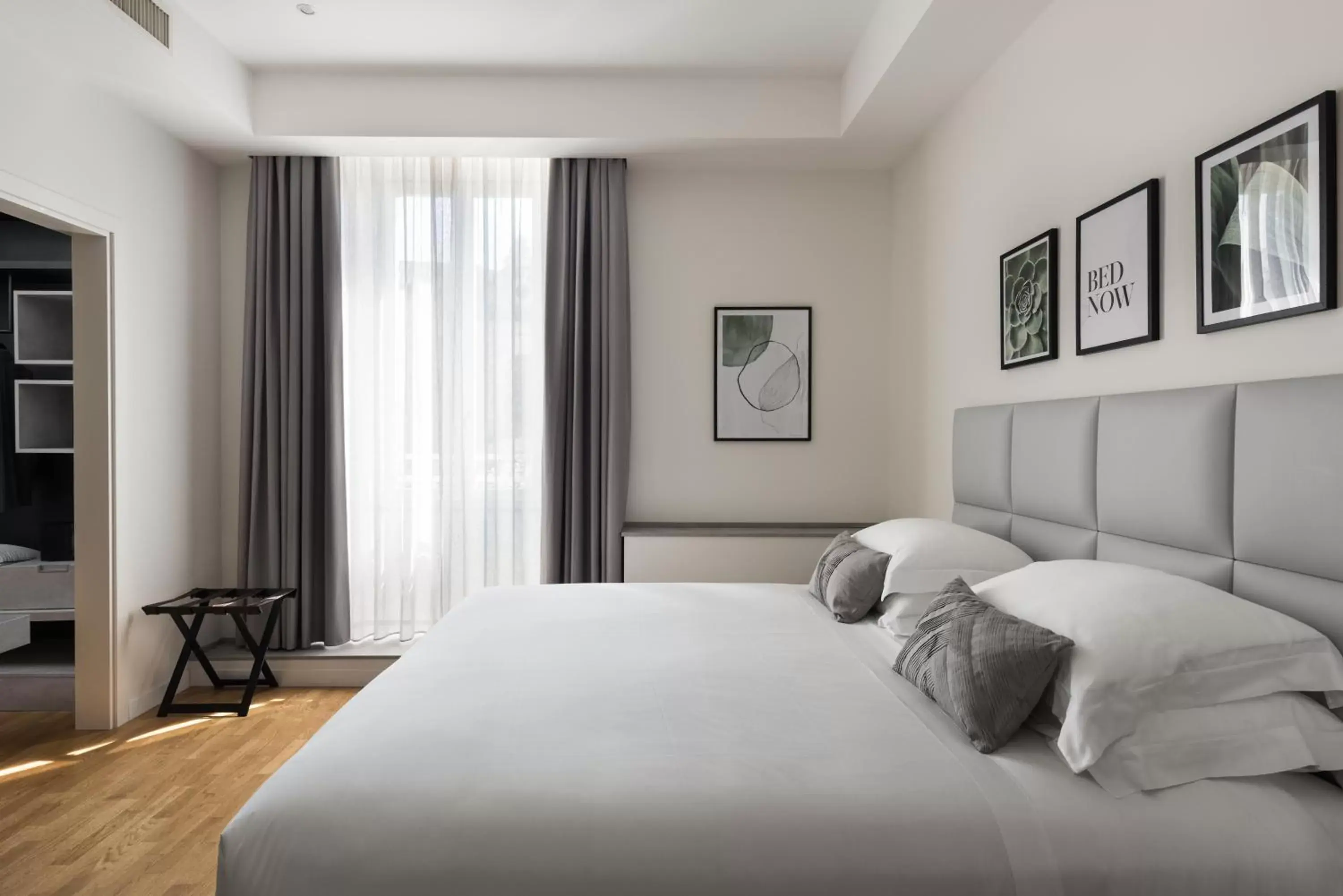 Deluxe Double or Twin Room with City View in AT FORTY-ONE Deluxe Double or Twin Room with City View in AT FORTY-ONE