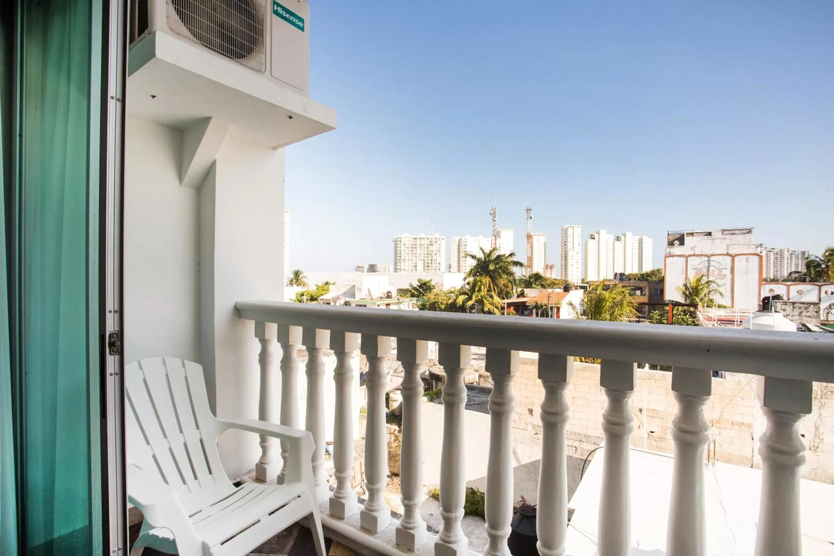 Balcony/Terrace in Capital O Cancun Ocean View, Cancún