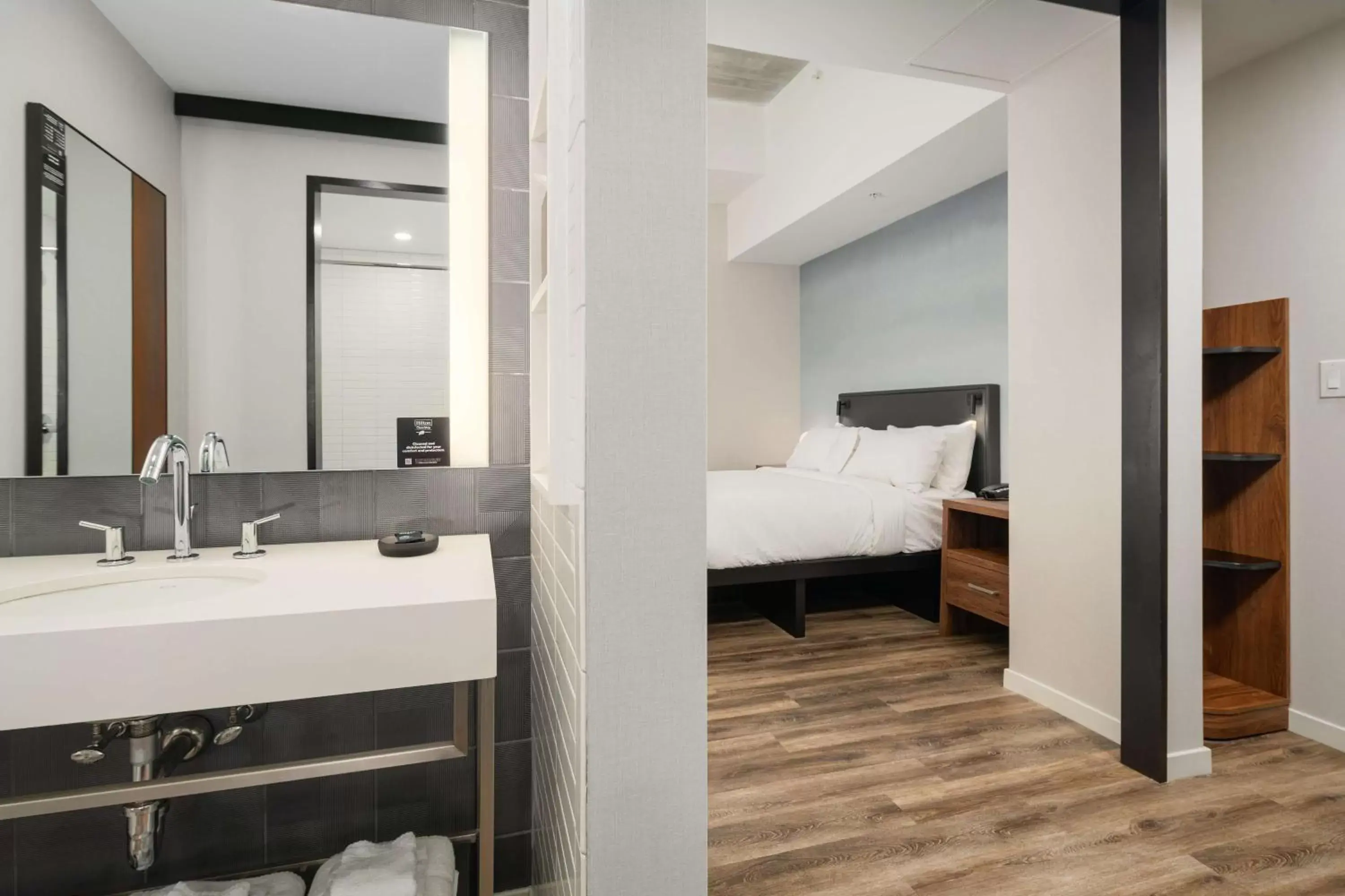 Queen Studio with Roll-In Shower - Mobility Accessible in Motto by Hilton Philadelphia Rittenhouse Square Queen Studio with Roll-In Shower - Mobility Accessible in Motto by Hilton Philadelphia Rittenhouse Square