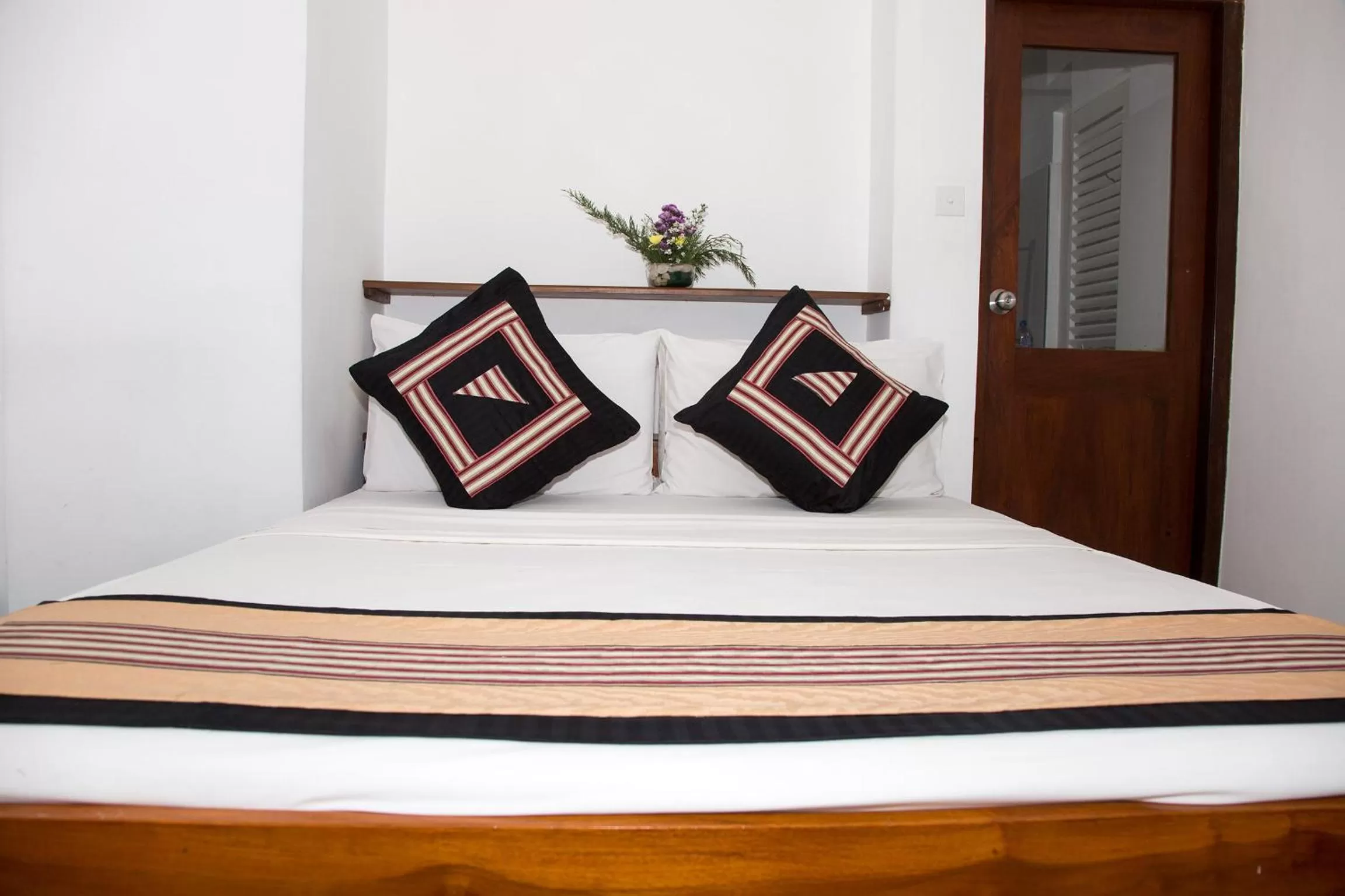 Bedroom, Bed in Suriya Arana