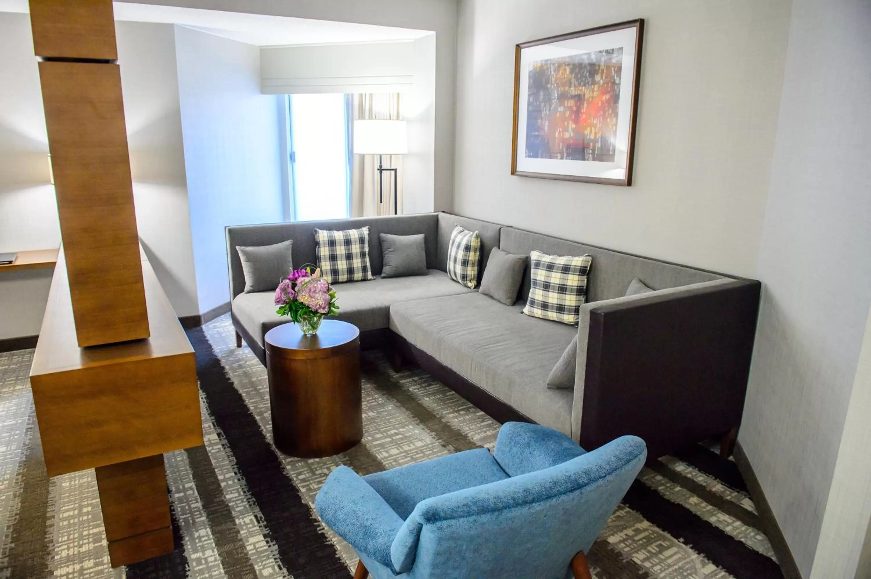 Photo of the whole room in Crowne Plaza Dulles Airport by IHG