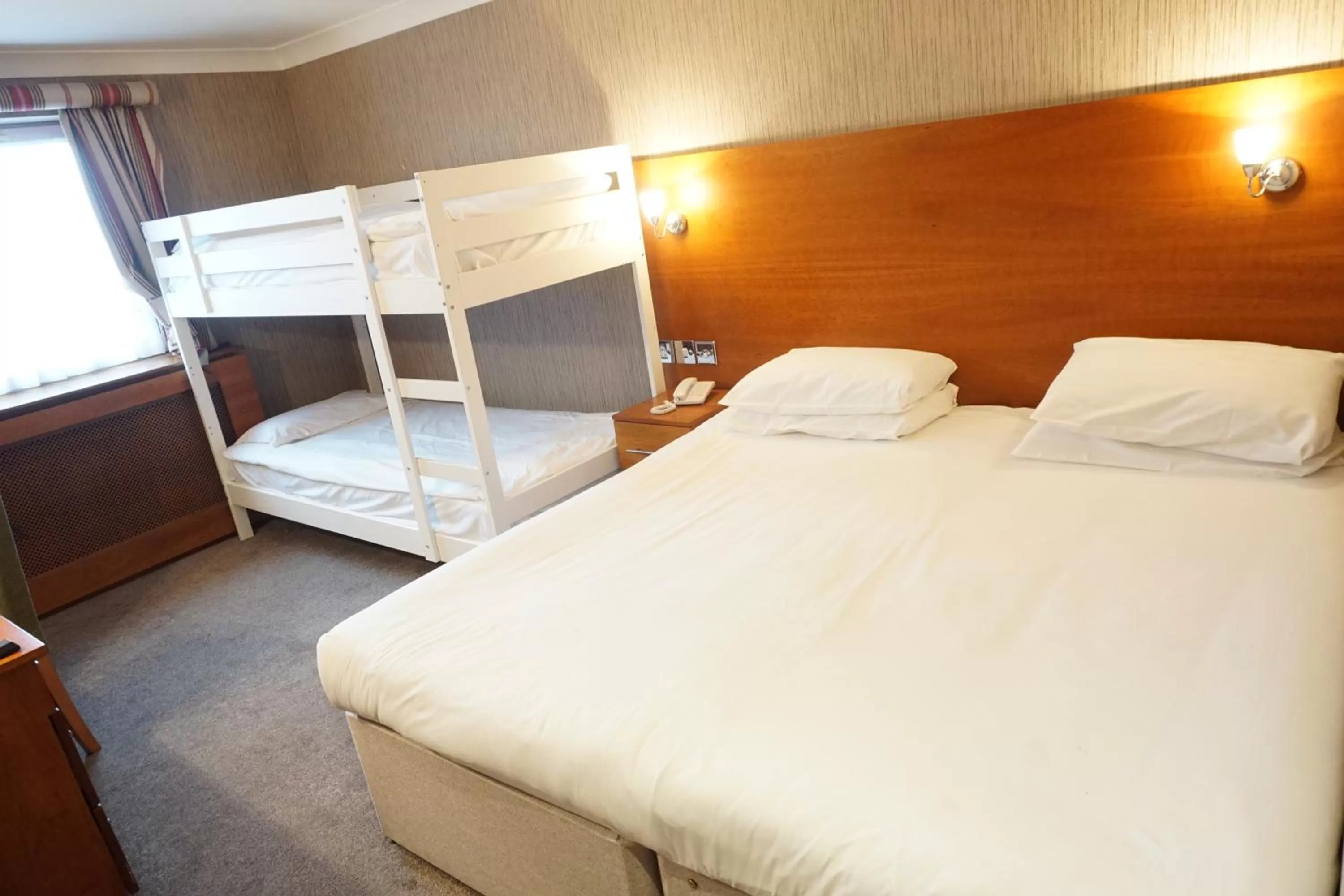 bunk bed, Bed in The Park Hotel