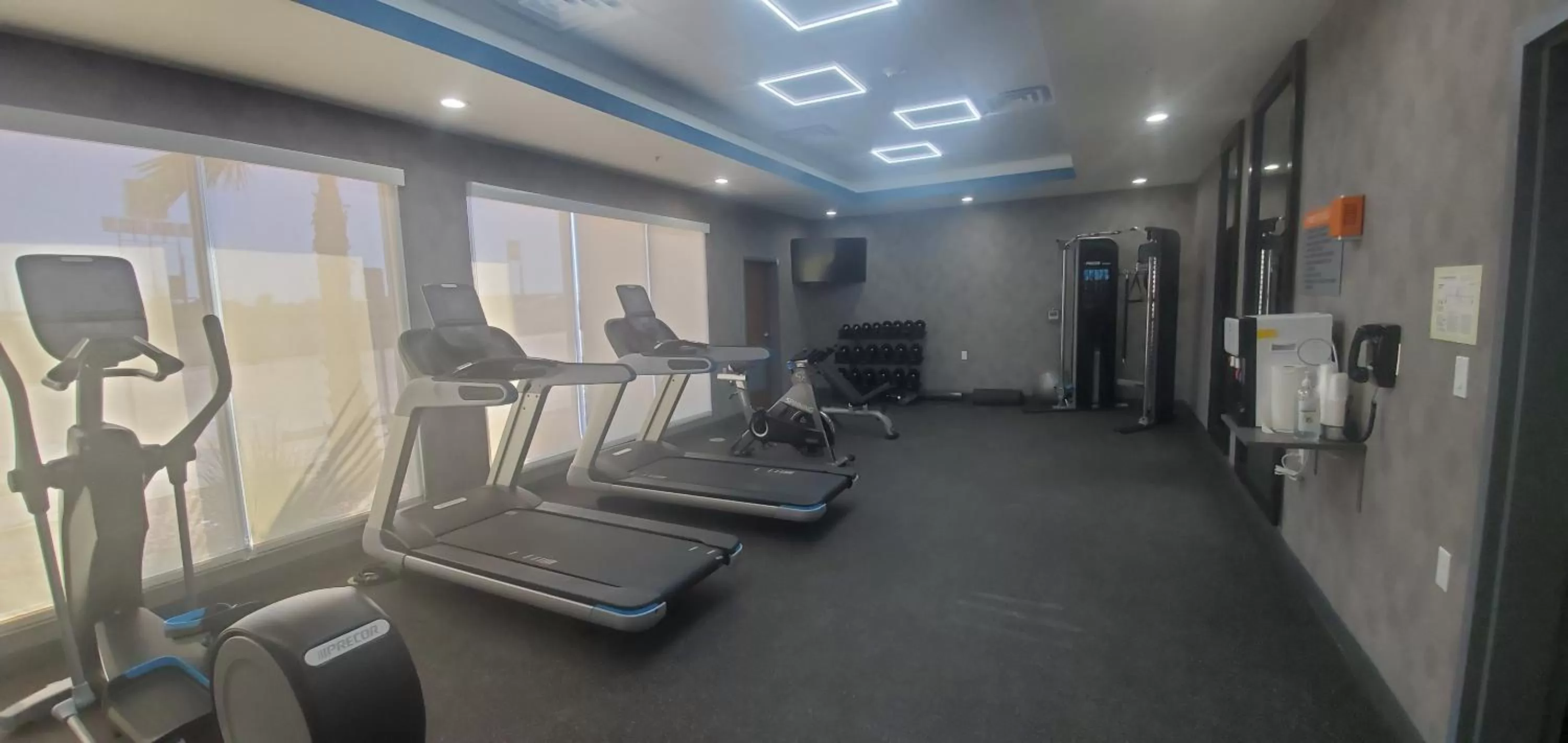Fitness centre/facilities in La Quinta Inn & Suites by Wyndham Fort Stockton Northeast
