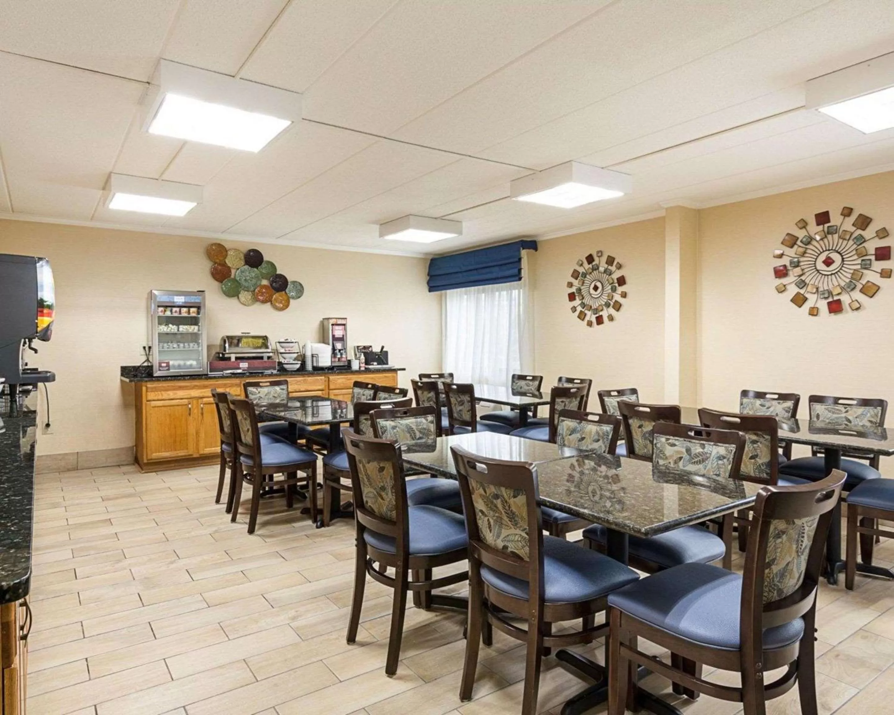 Restaurant/places to eat in Comfort Inn Oxon Hill - National Harbor