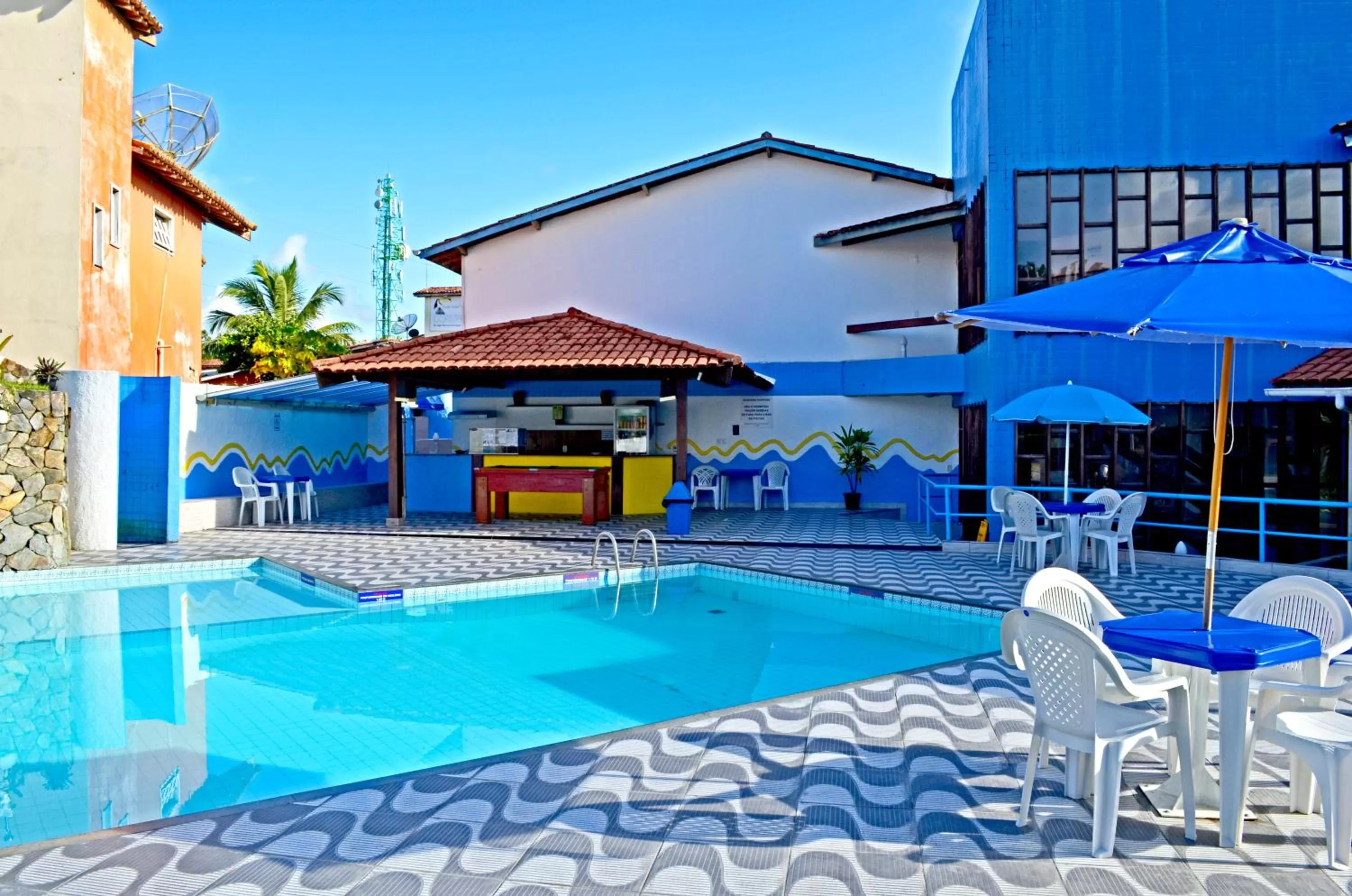 Swimming pool in Hotel Porto das Ancoras