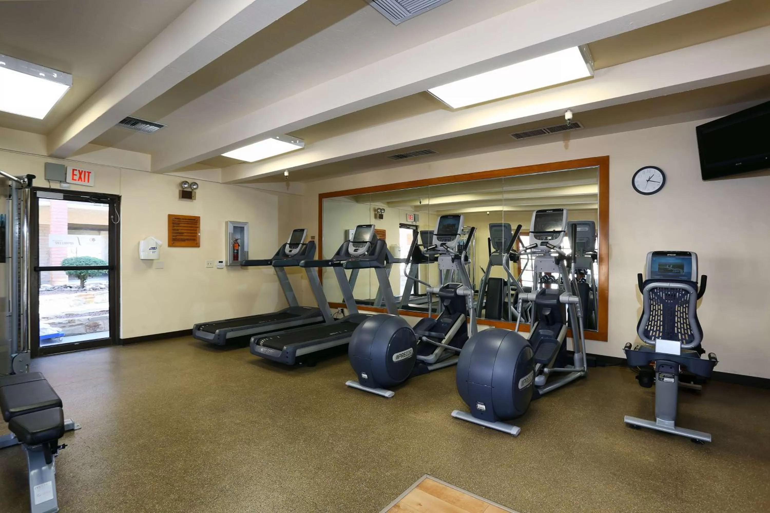Fitness centre/facilities in DoubleTree Suites by Hilton Tucson Airport