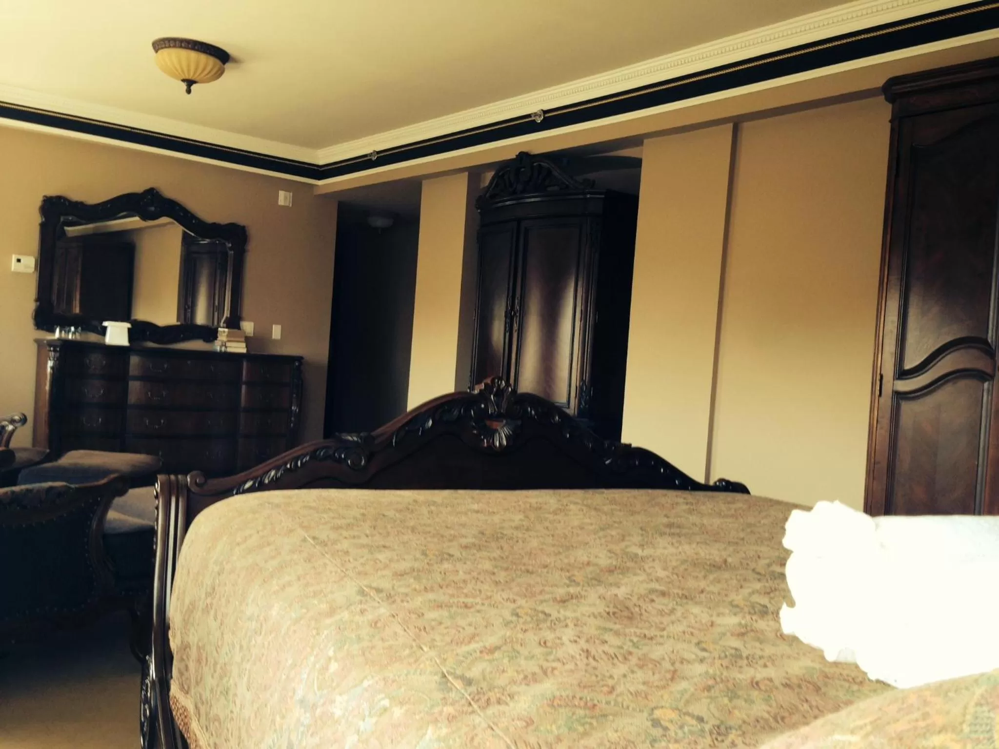 Bedroom, Bed in Grant Hall Hotel