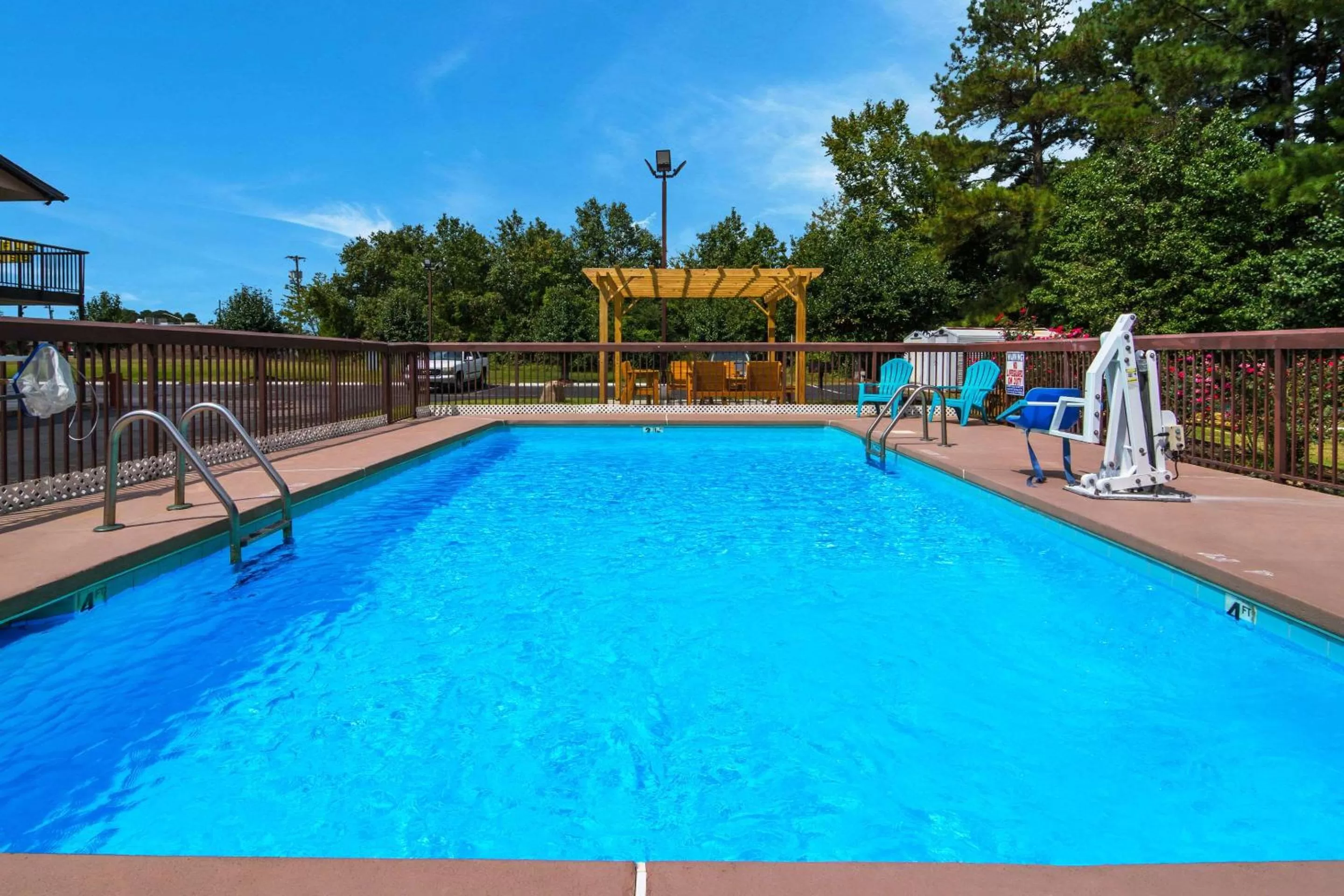 On site, Swimming Pool in Econo Lodge Battleboro - Rocky Mount I-95