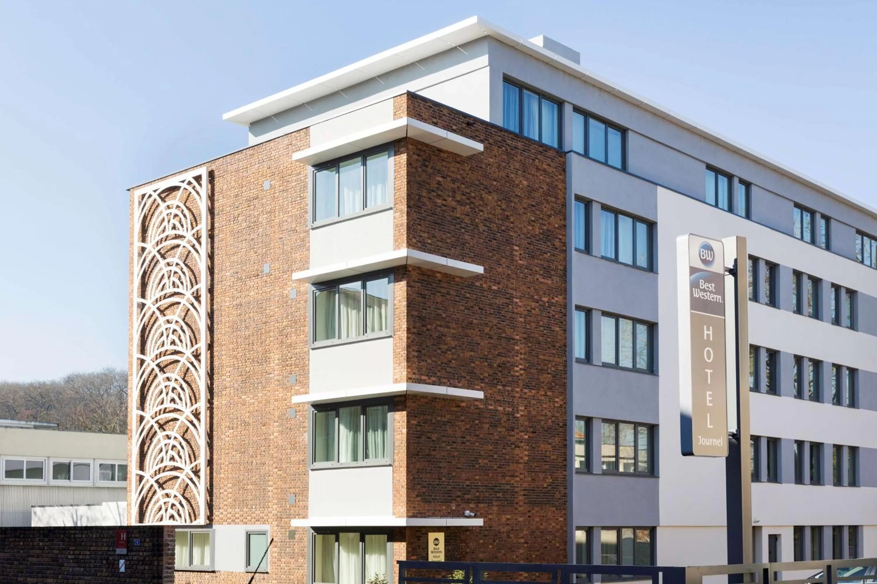 Property building in Best Western Hôtel Journel Paris Sud