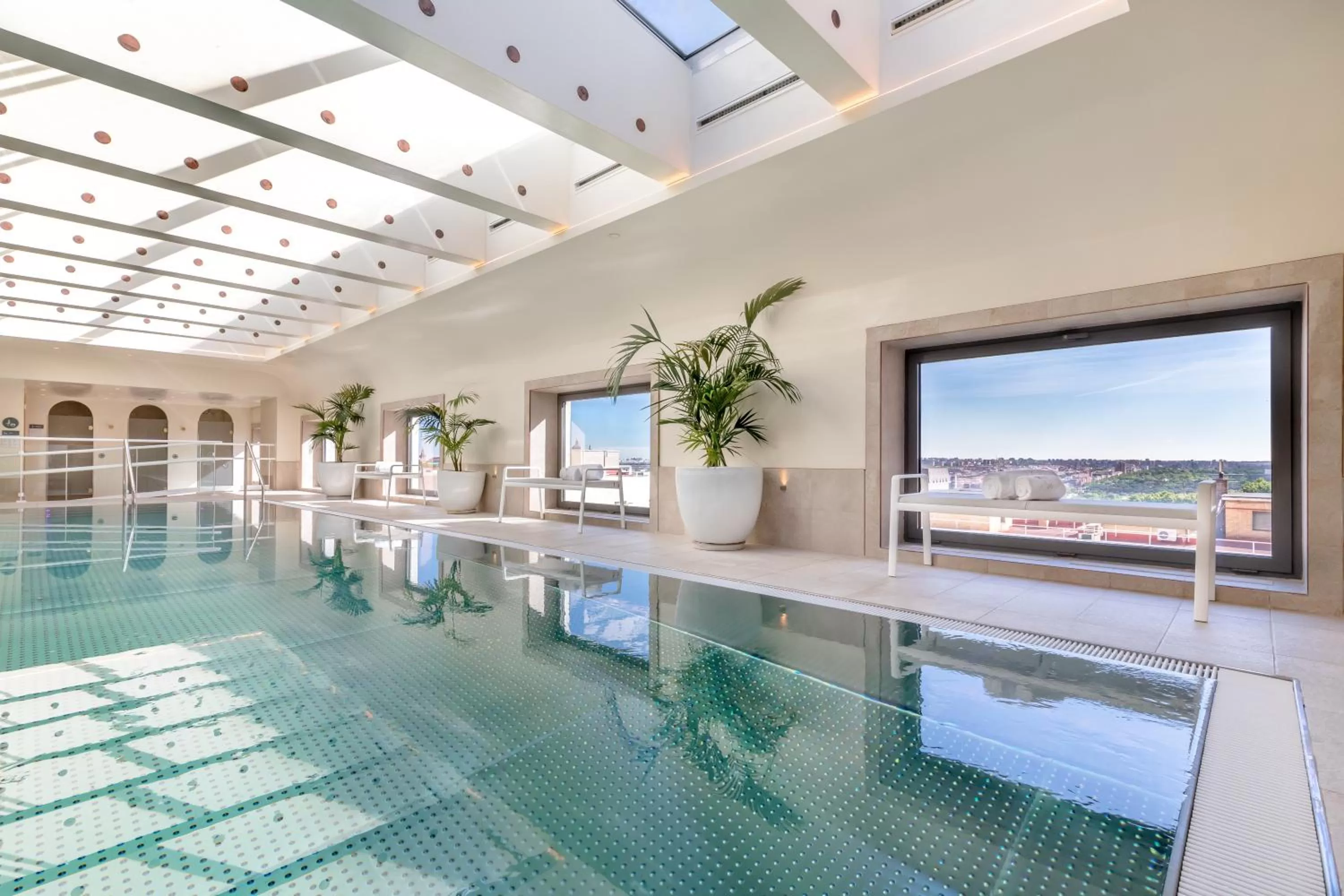 Swimming pool in Barceló Torre de Madrid