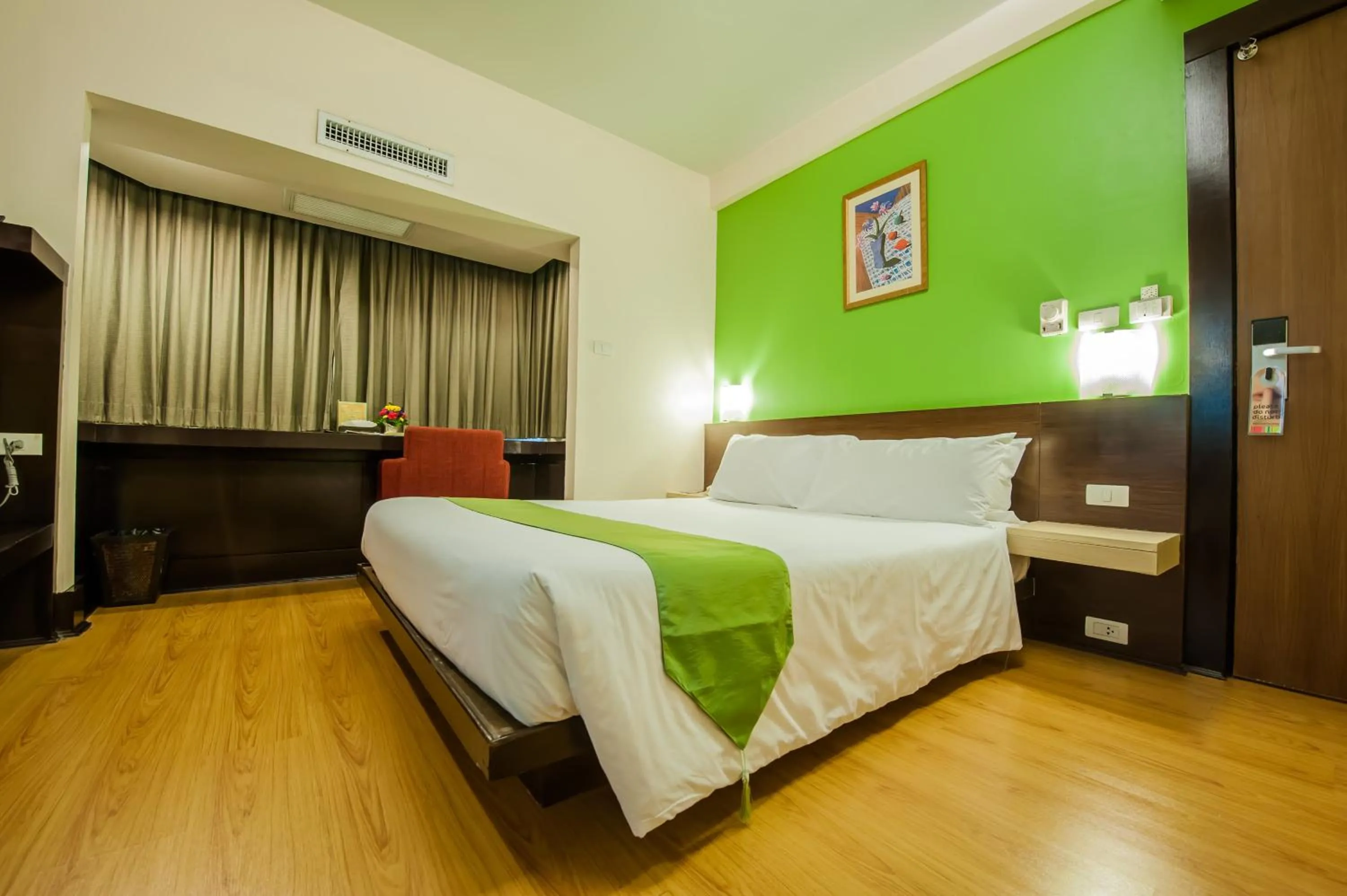 Decorative detail, Bed in The Seasons Bangkok Huamark