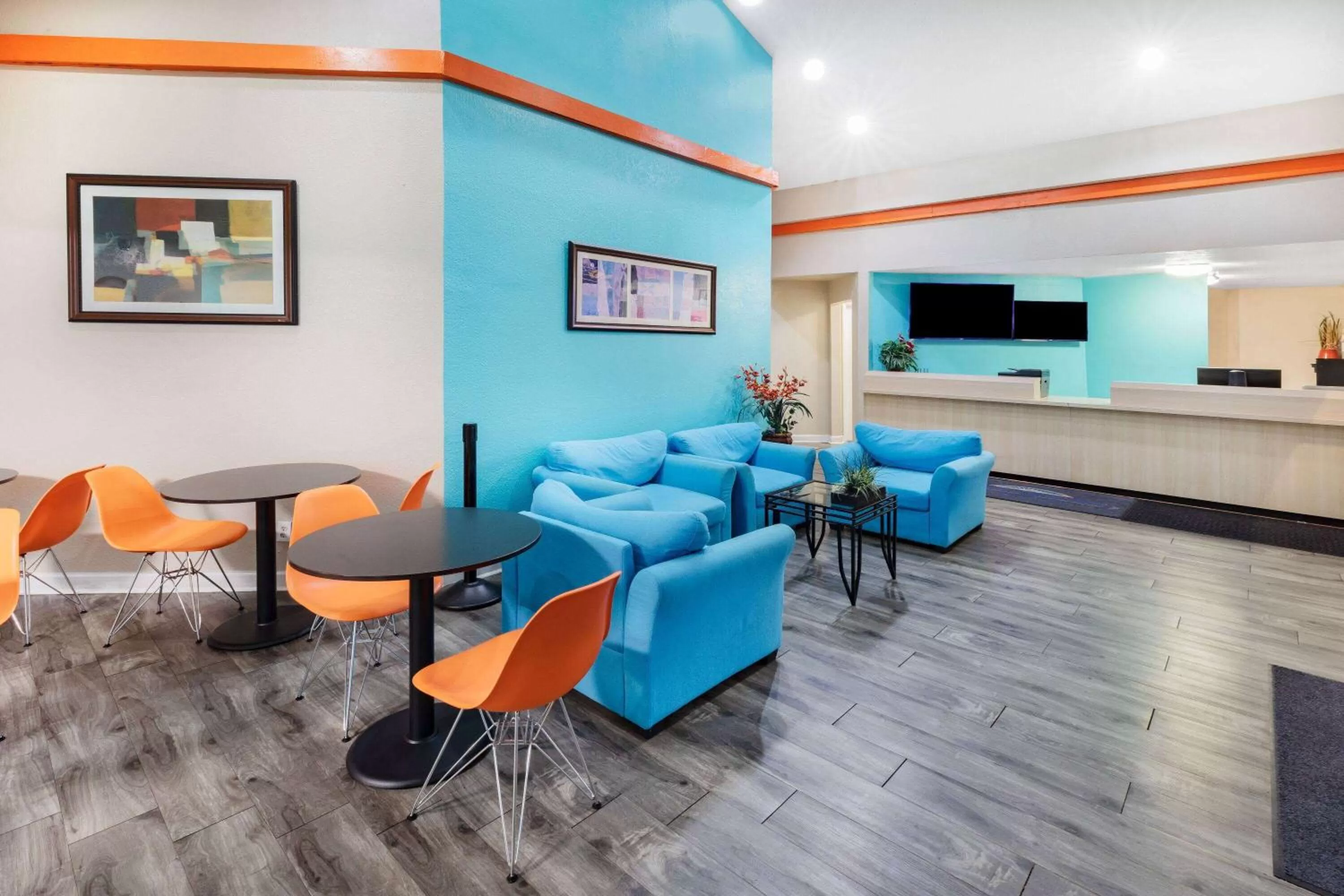 Lobby or reception in Howard Johnson by Wyndham Houston Hobby Airport