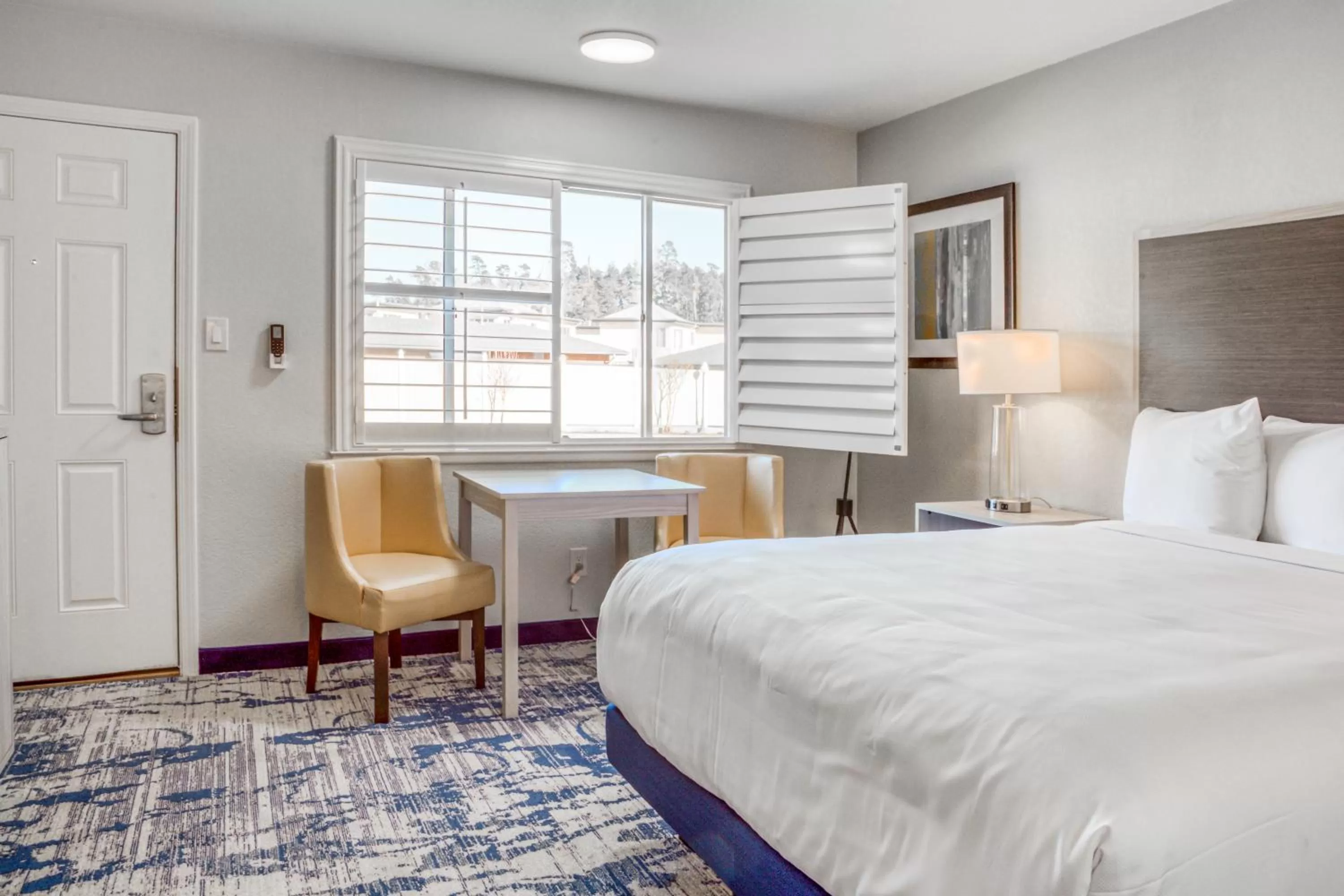 Bedroom, Bed in Creekside Inn Downtown