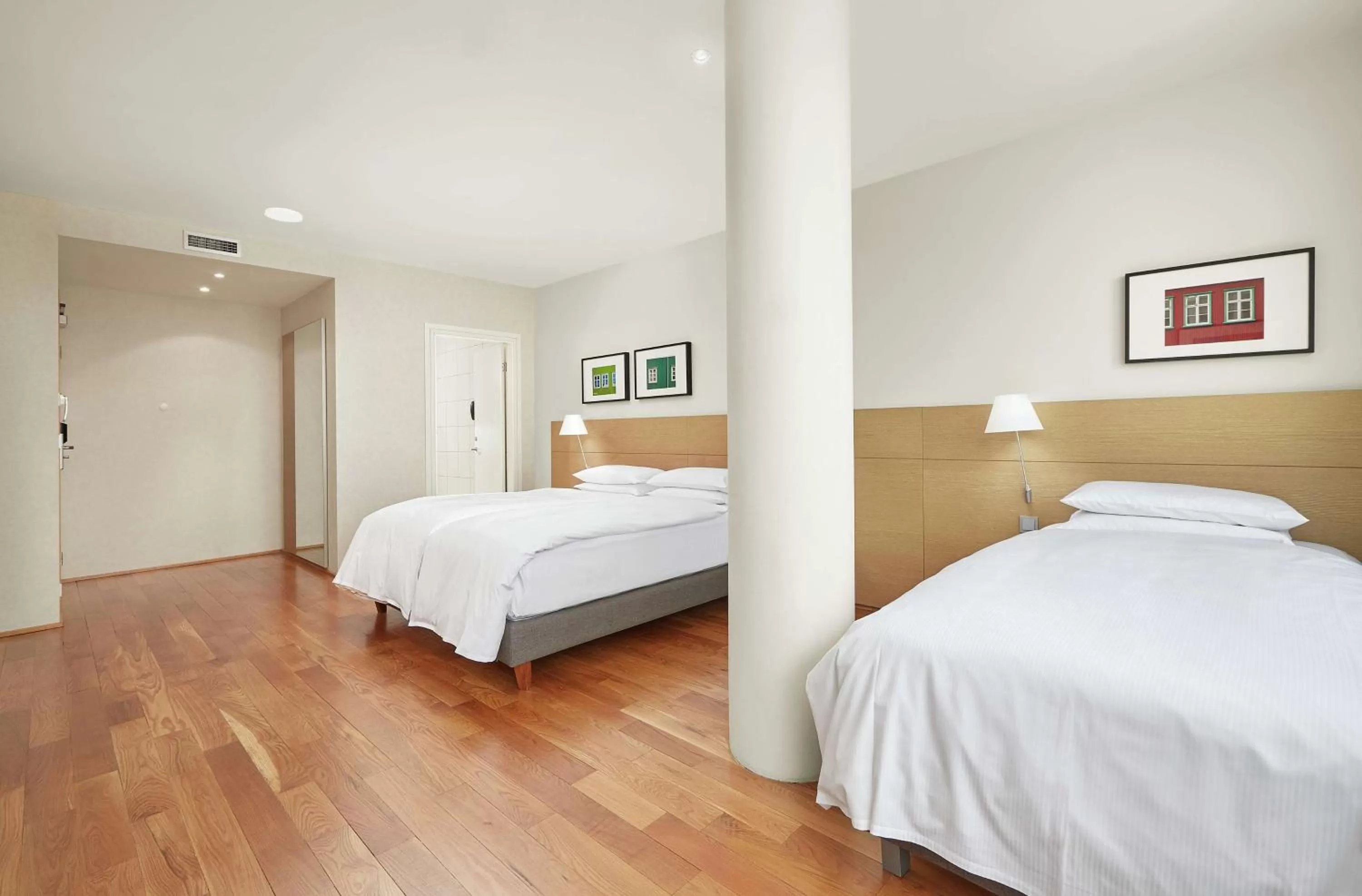 Bed in Hilton Reykjavik Nordica