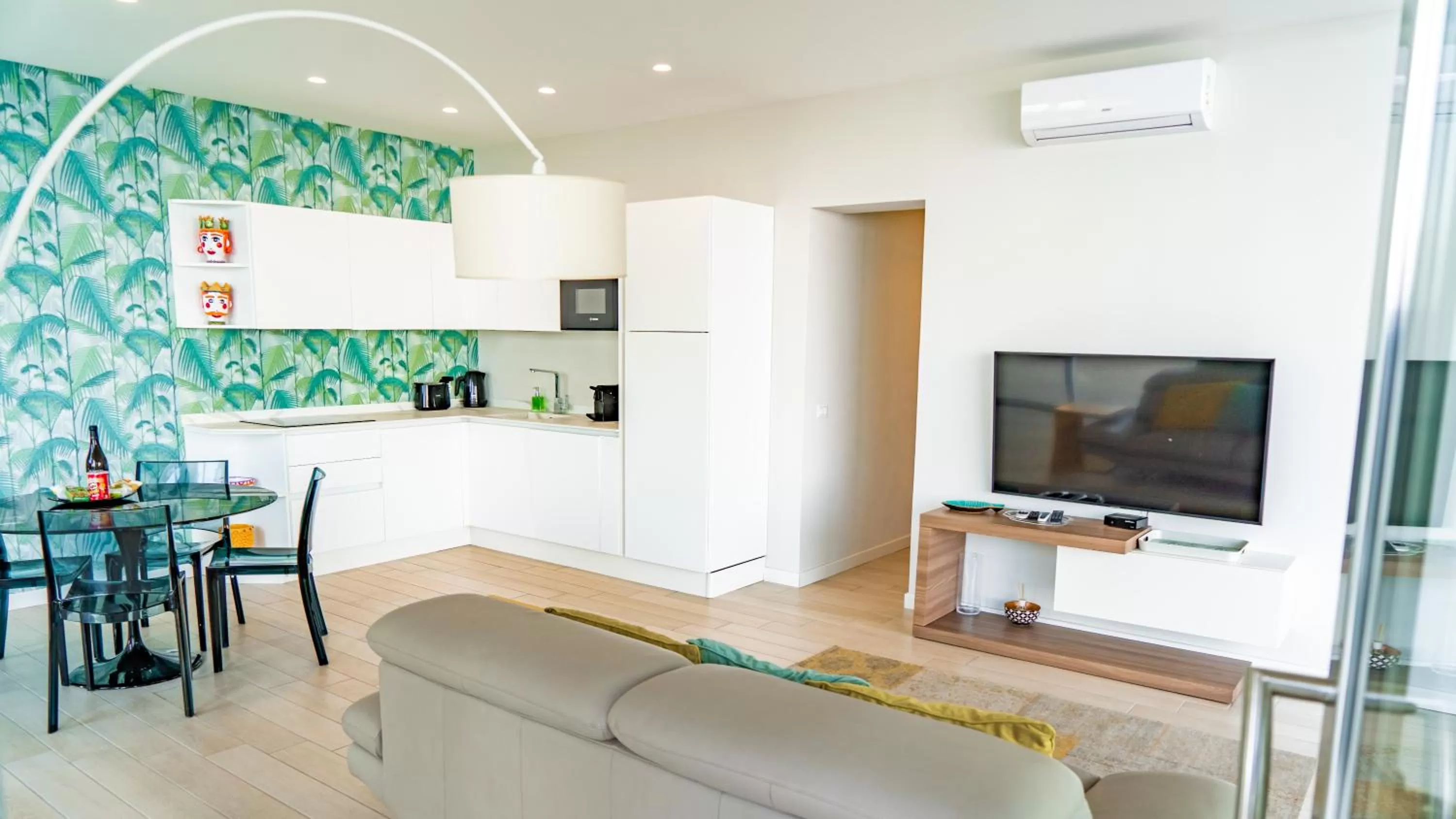 TV and multimedia in Isola Bella Infinity Suites