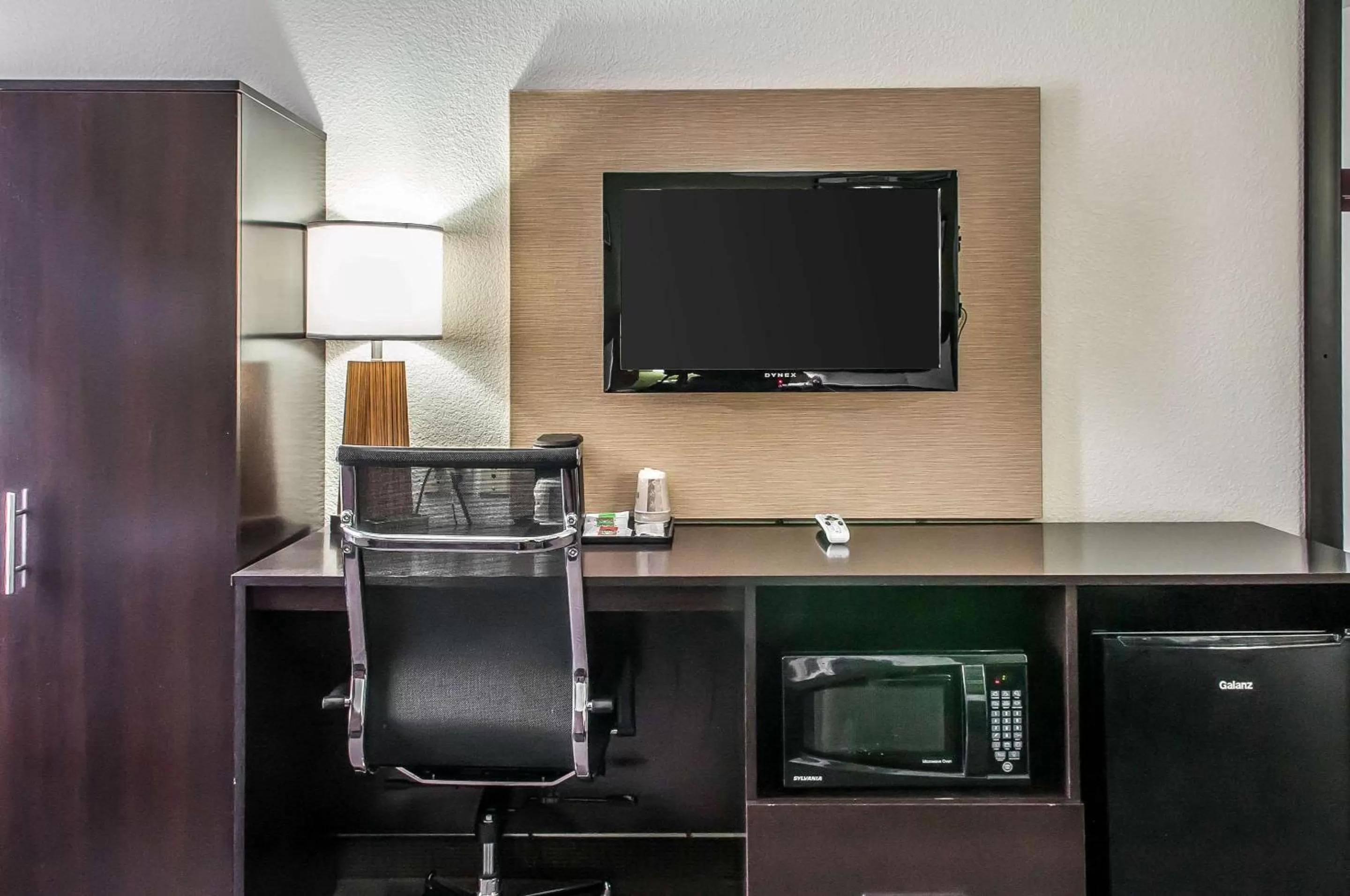 Double Room with Two Double Beds - Non-Smoking in Rodeway Inn Airport