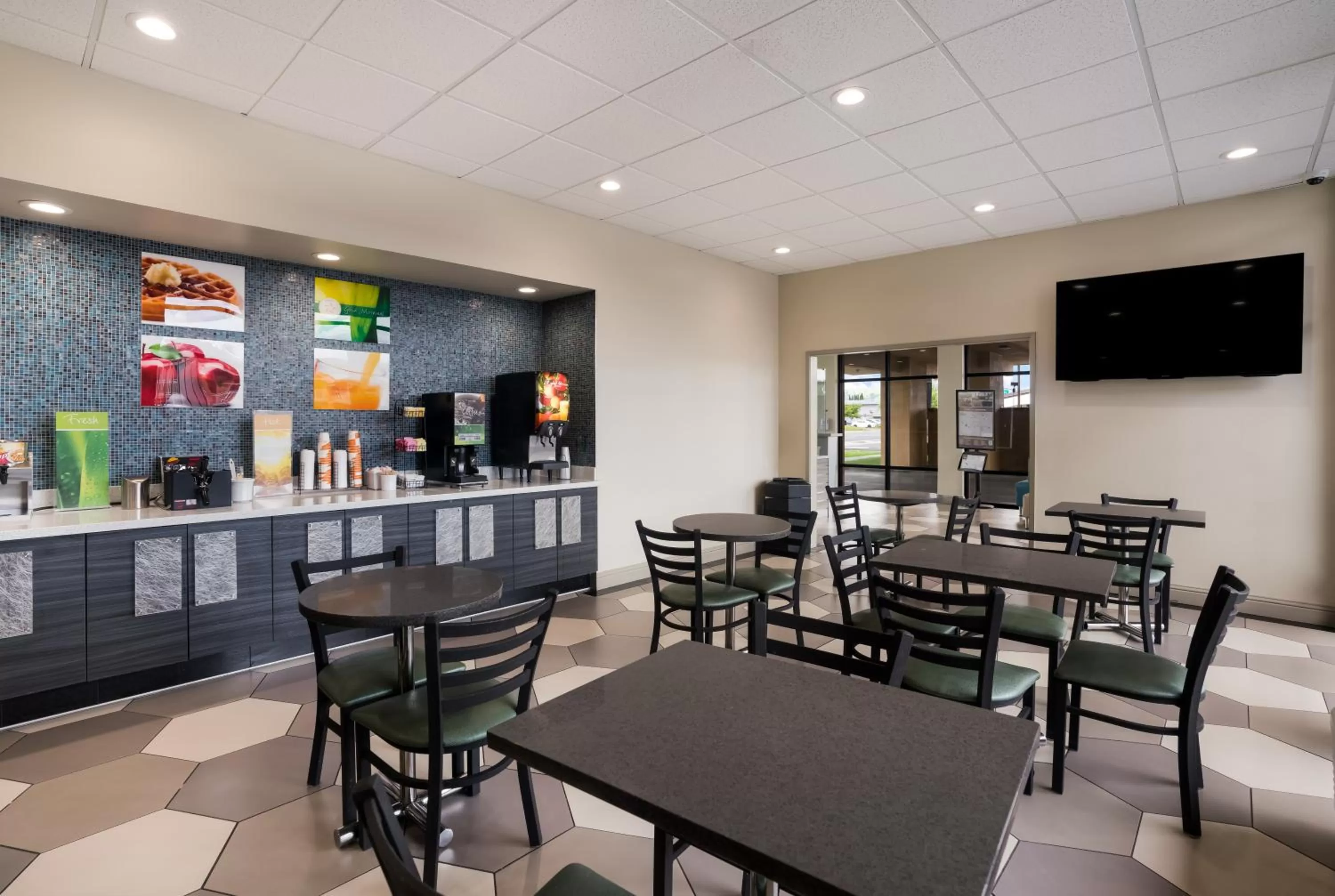 Breakfast in Quality Inn Fairfield Napa Valley Area