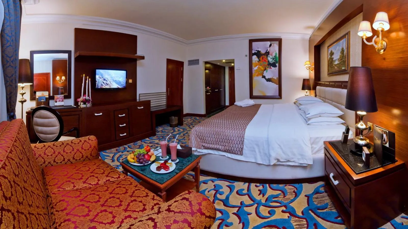 Photo of the whole room, Bed in Casablanca Hotel Jeddah
