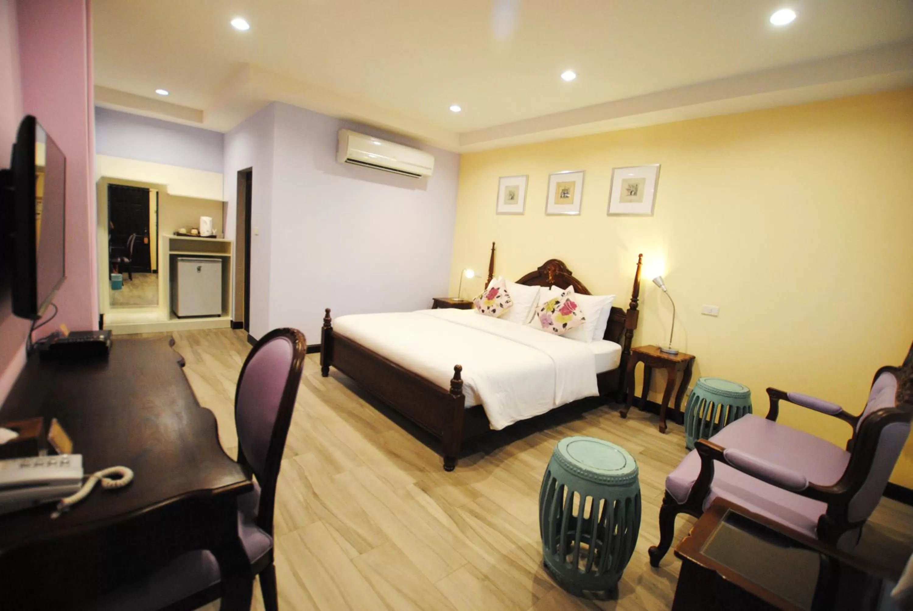 Bedroom, Room Photo in Focal Local Bed & Breakfast