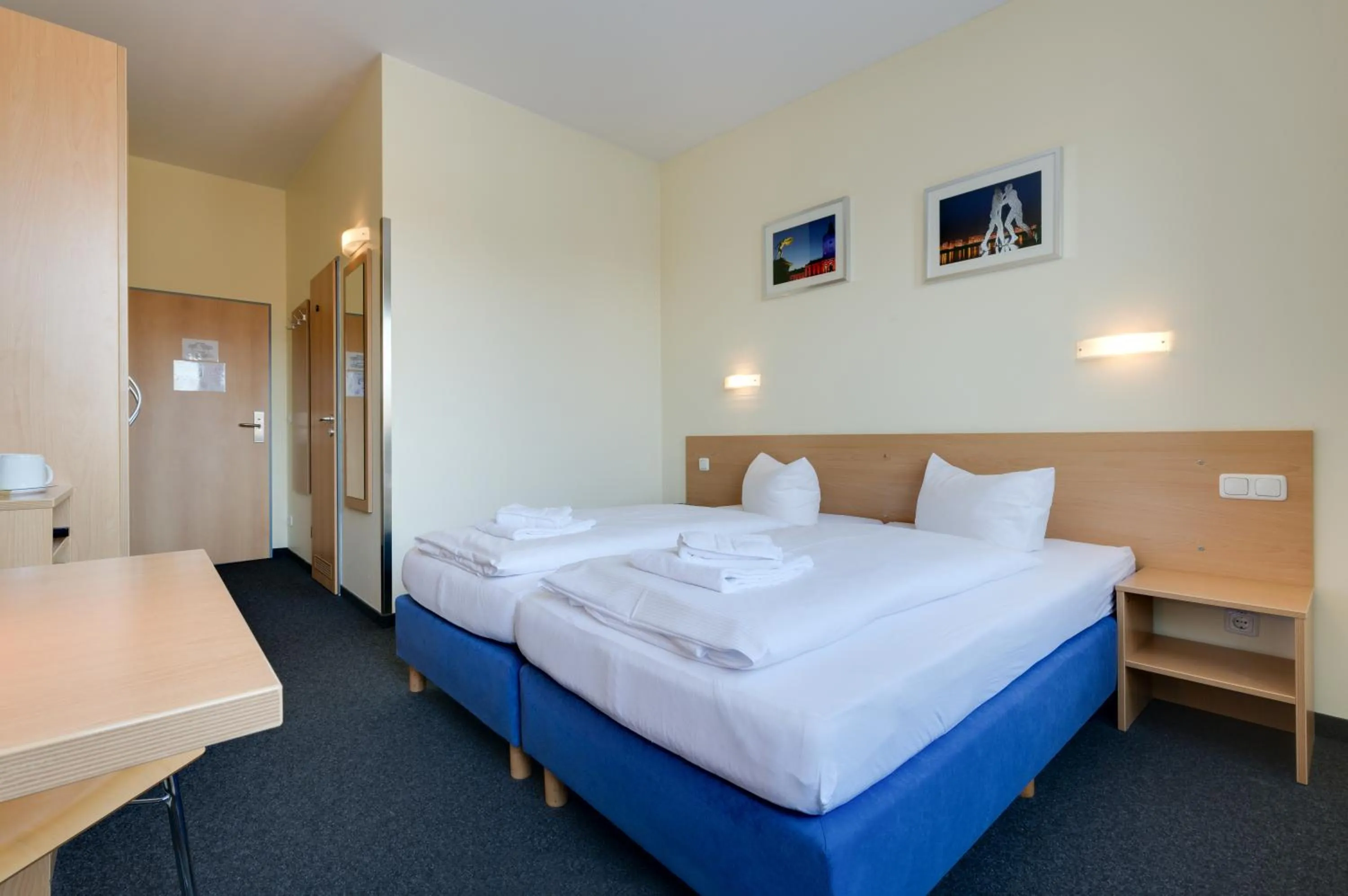 Photo of the whole room, Bed in Familienhotel Citylight