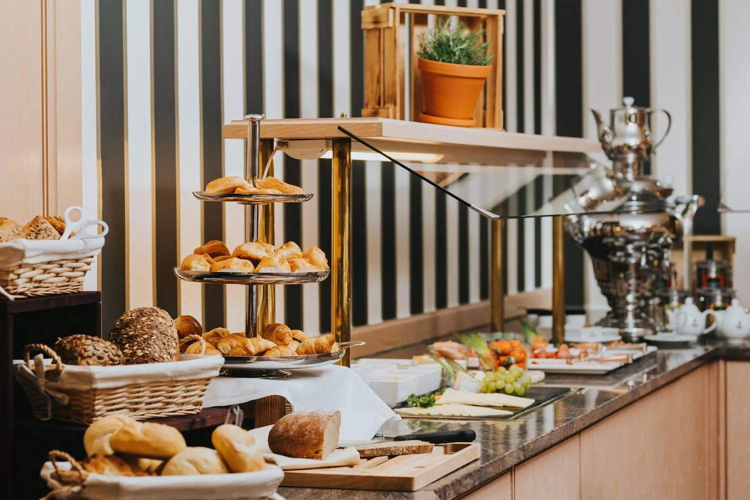 Buffet breakfast in Hotel Forsthaus Nürnberg Fürth