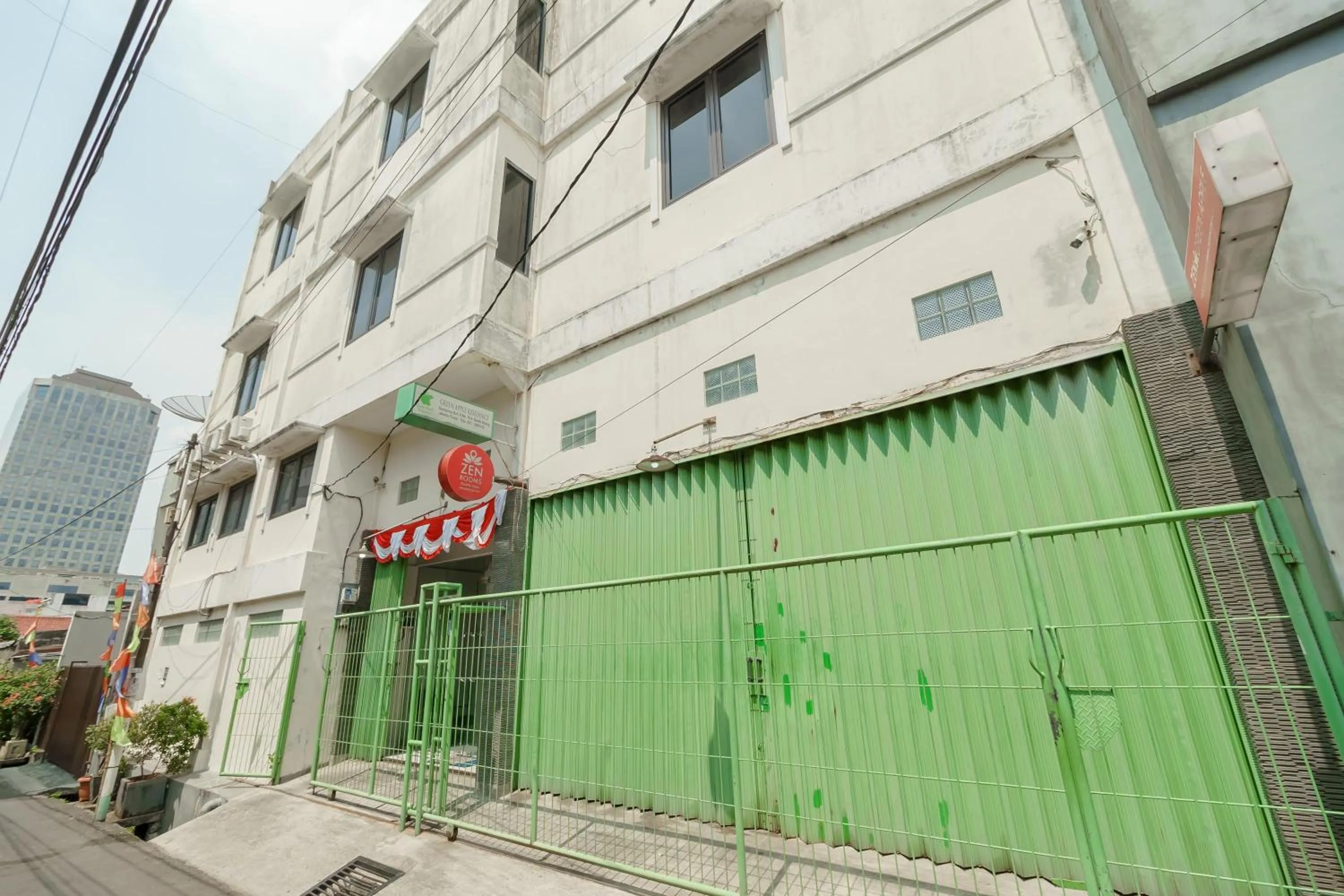 Green Apple Residence near Sarinah Mitra RedDoorz